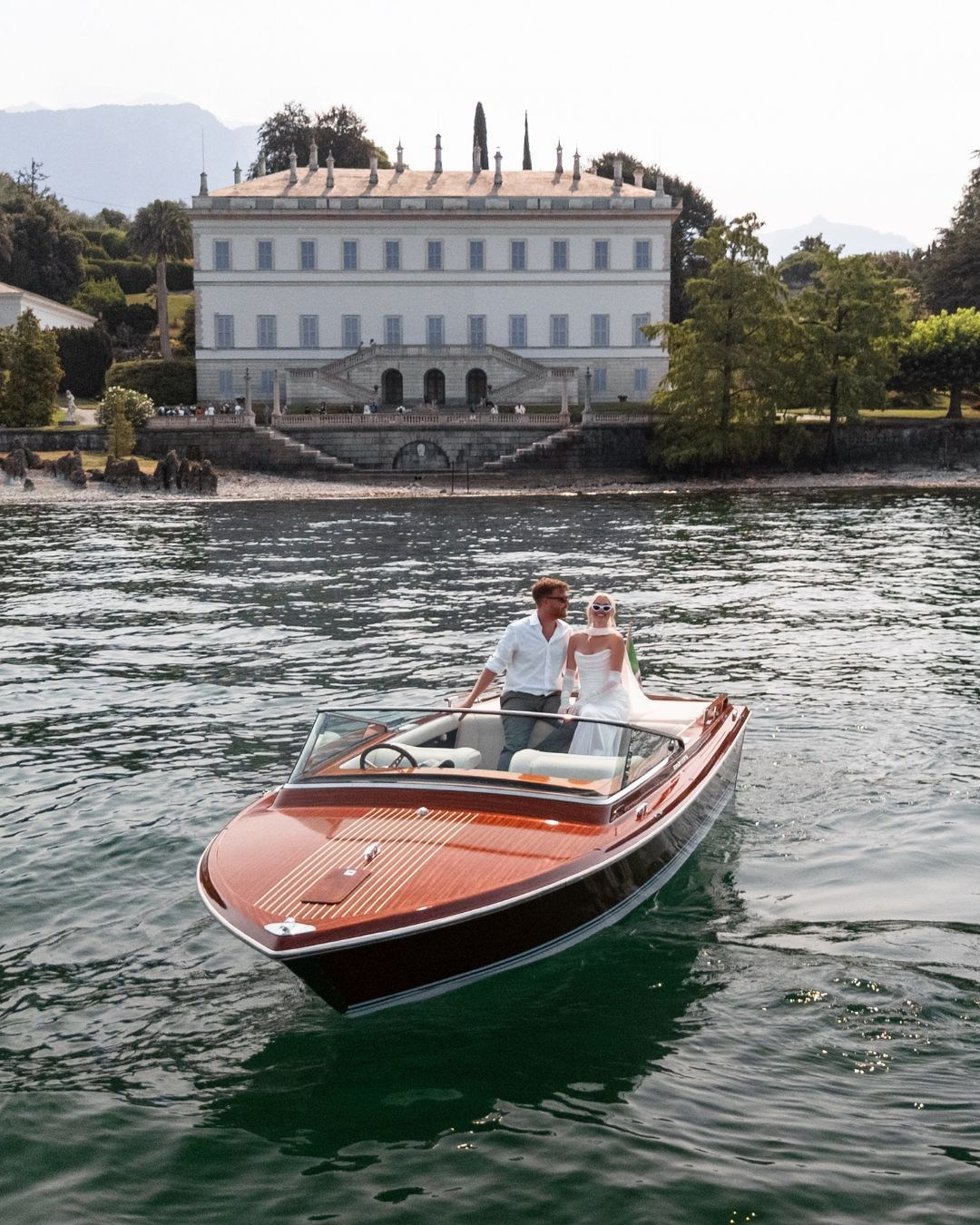 Elopement packages. Maria Anistratova | Destination Photographer, Videographer & Drone Pilot — Lake Como