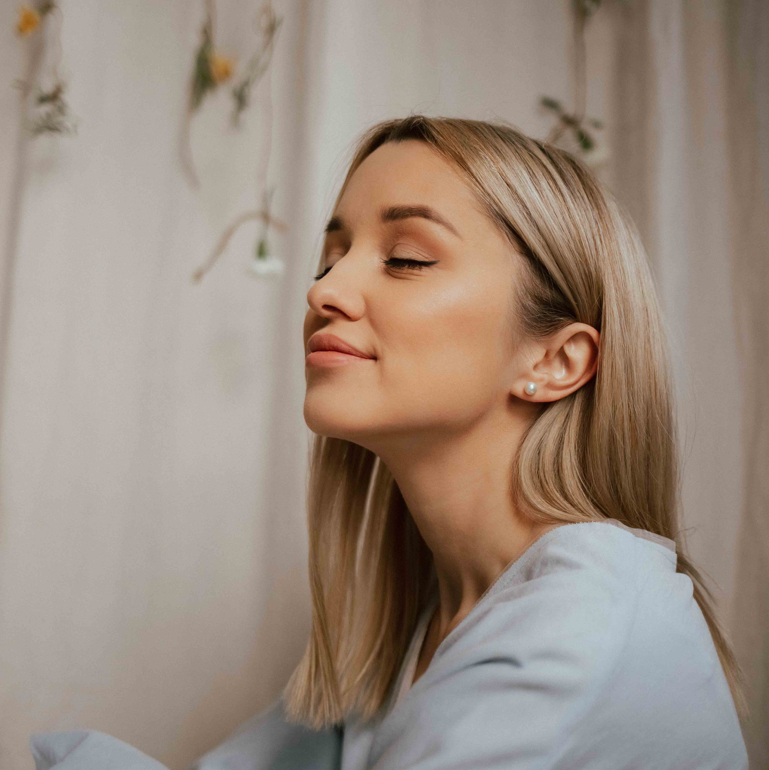 ОТЗЫВЫ. ВИДЕОГРАФ, РЕЖИССЕР — КАТЯ ГУСЕВА