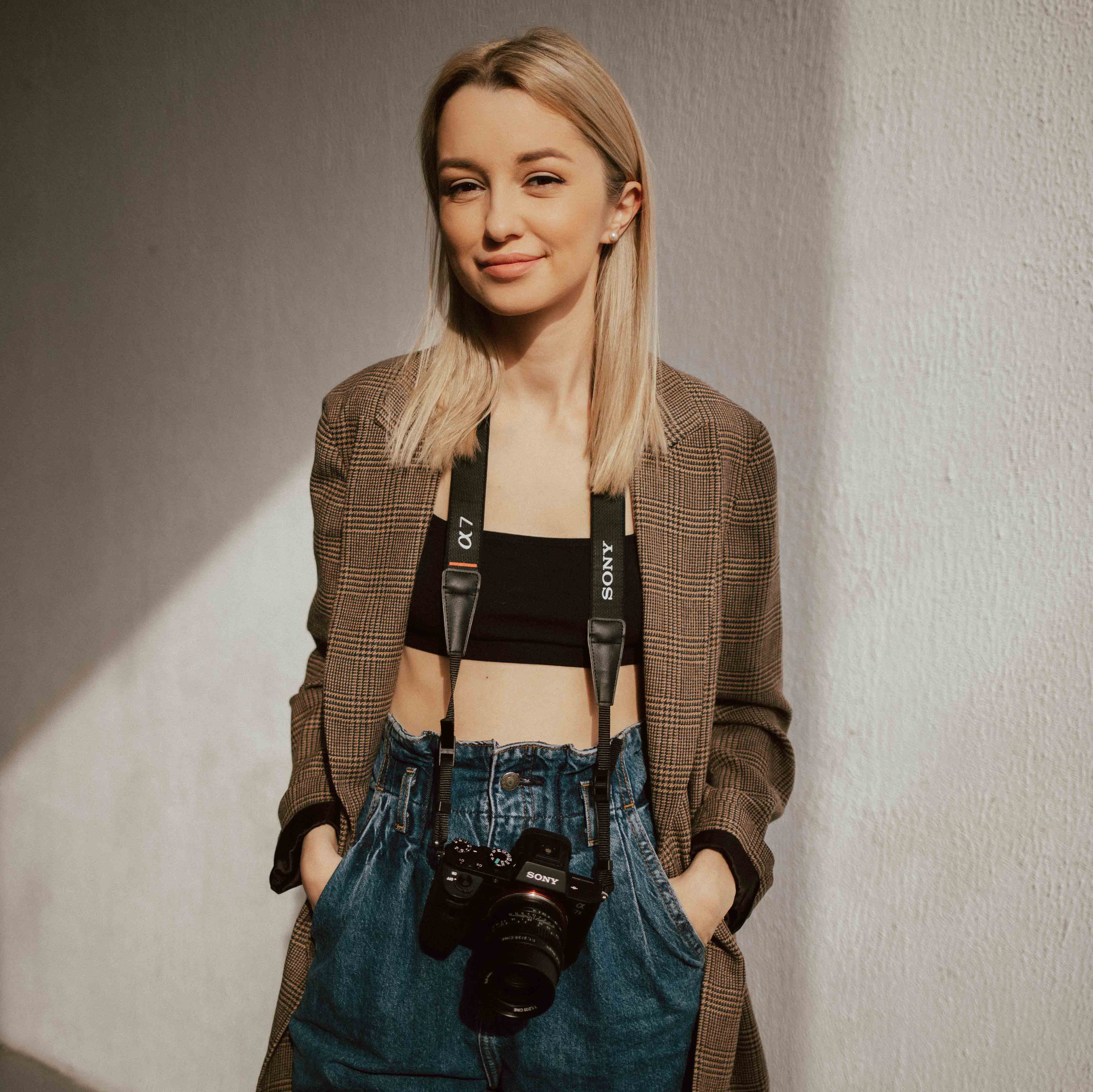 Контакты. ВИДЕОГРАФ, РЕЖИССЕР — КАТЯ ГУСЕВА