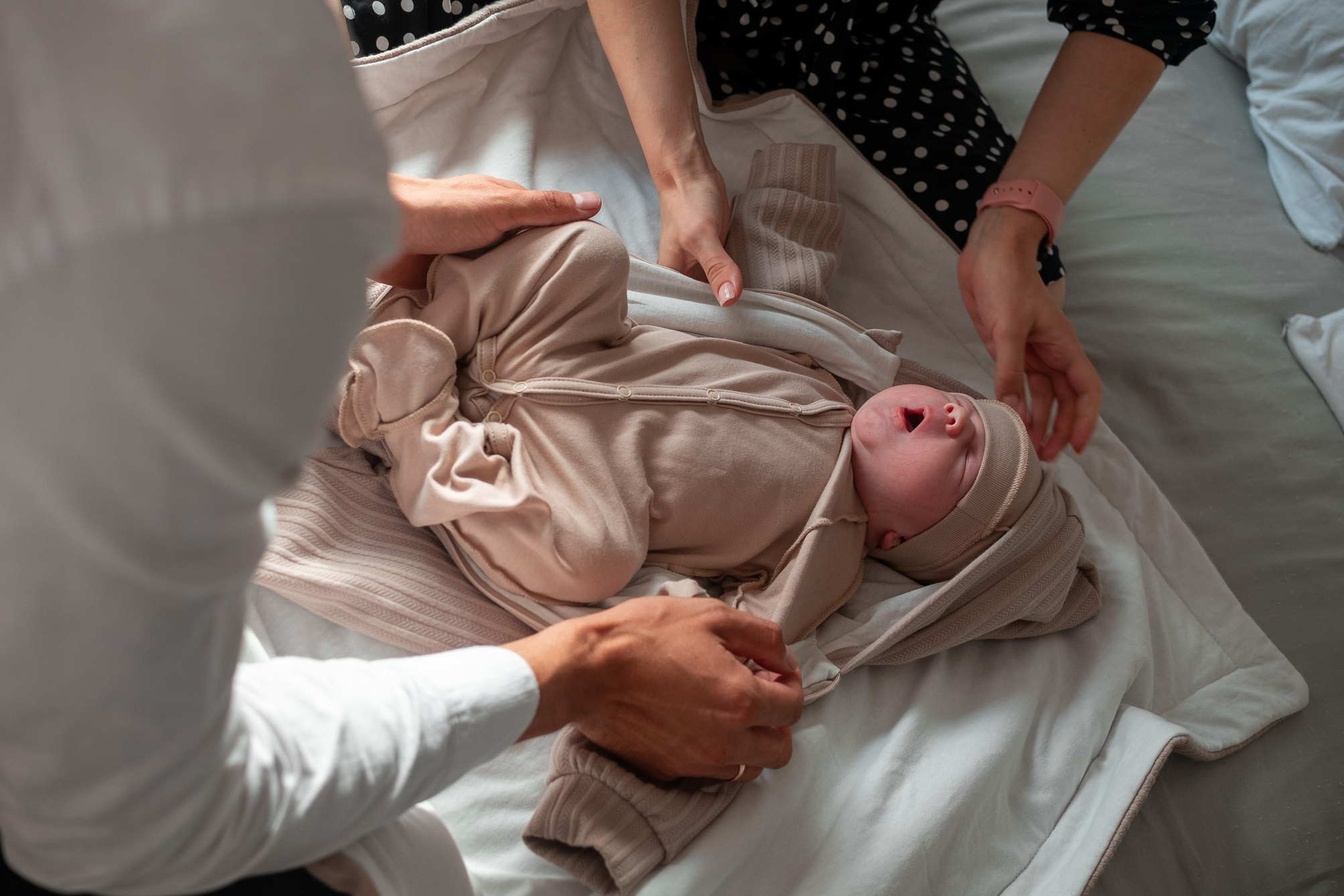 Цена ВЫПИСКА ИЗ РОДДОМА. Семейный фотограф на выписку из роддома и крещение Минск Настя Гришук
