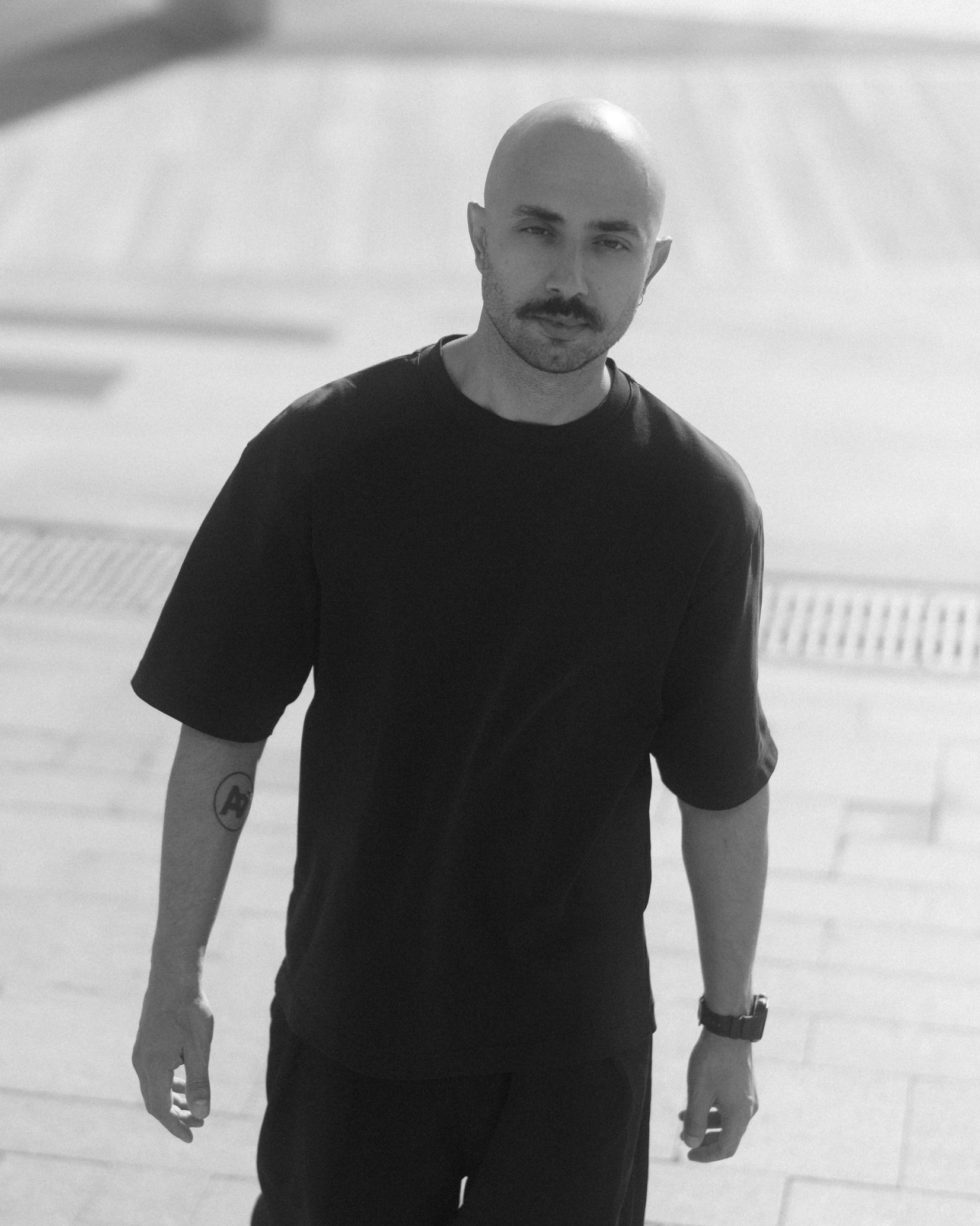 диджей антон аванзато