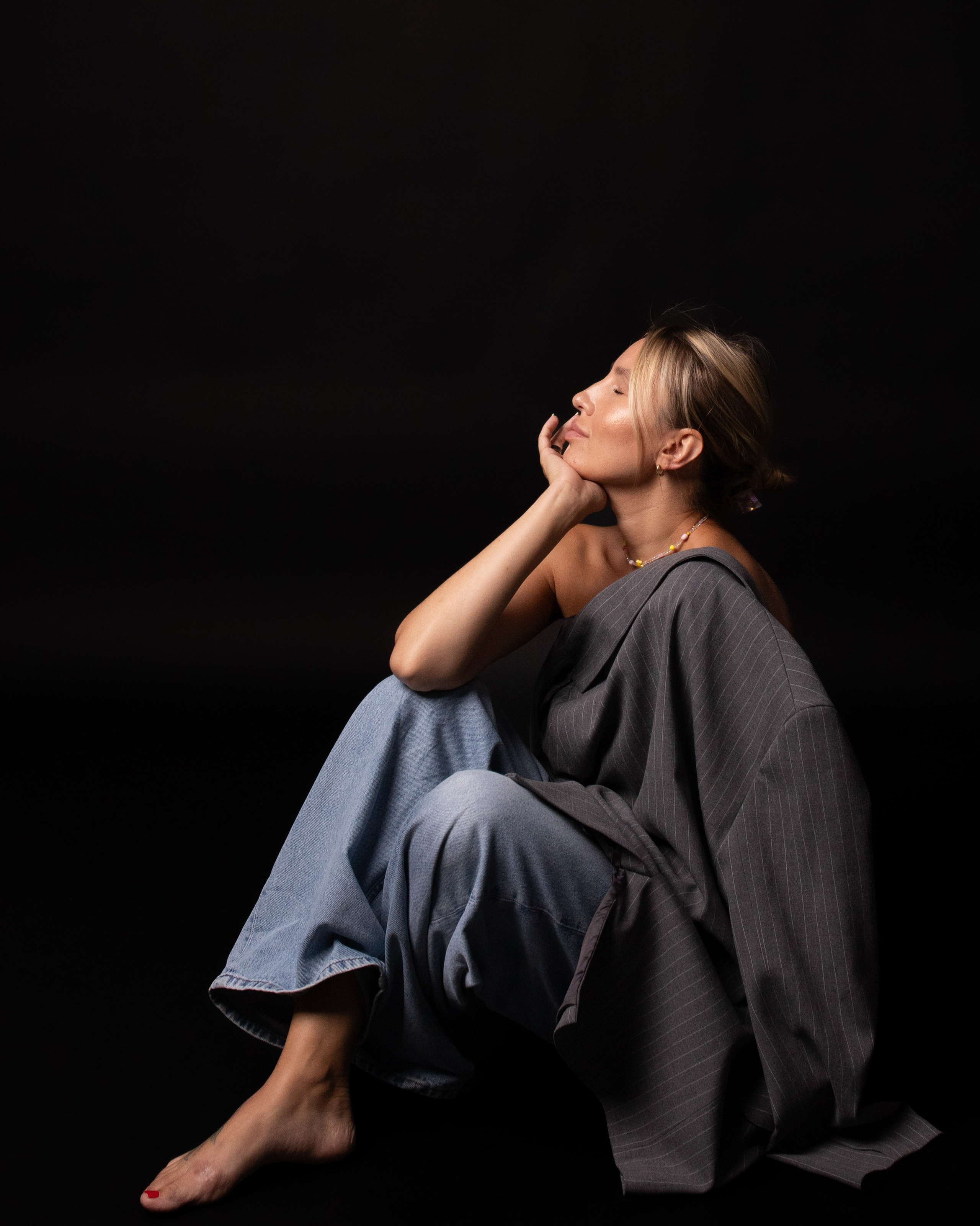 КОНТАКТЫ. Vivid—студия автопортрета в Новосибирске