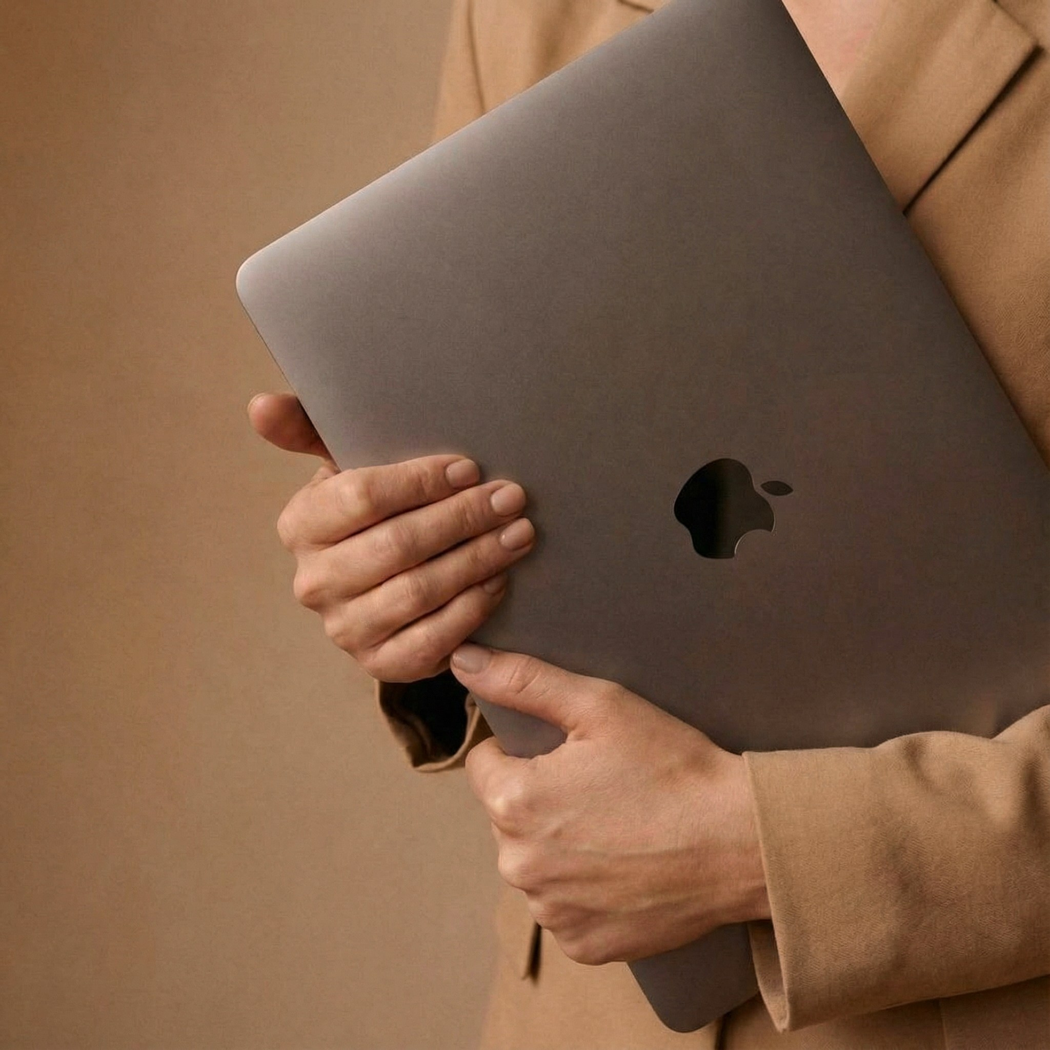 Professional photo retouching workflow for beauty and fashion photography