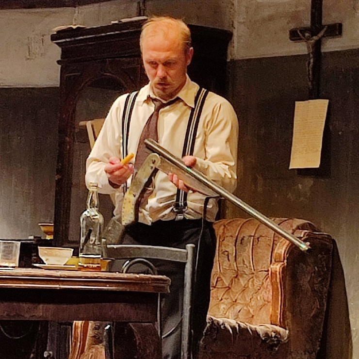 Театр «У Моста»: День рождения в стиле МакДонаха. Журнал о самом особенном. Пермь и Пермский край