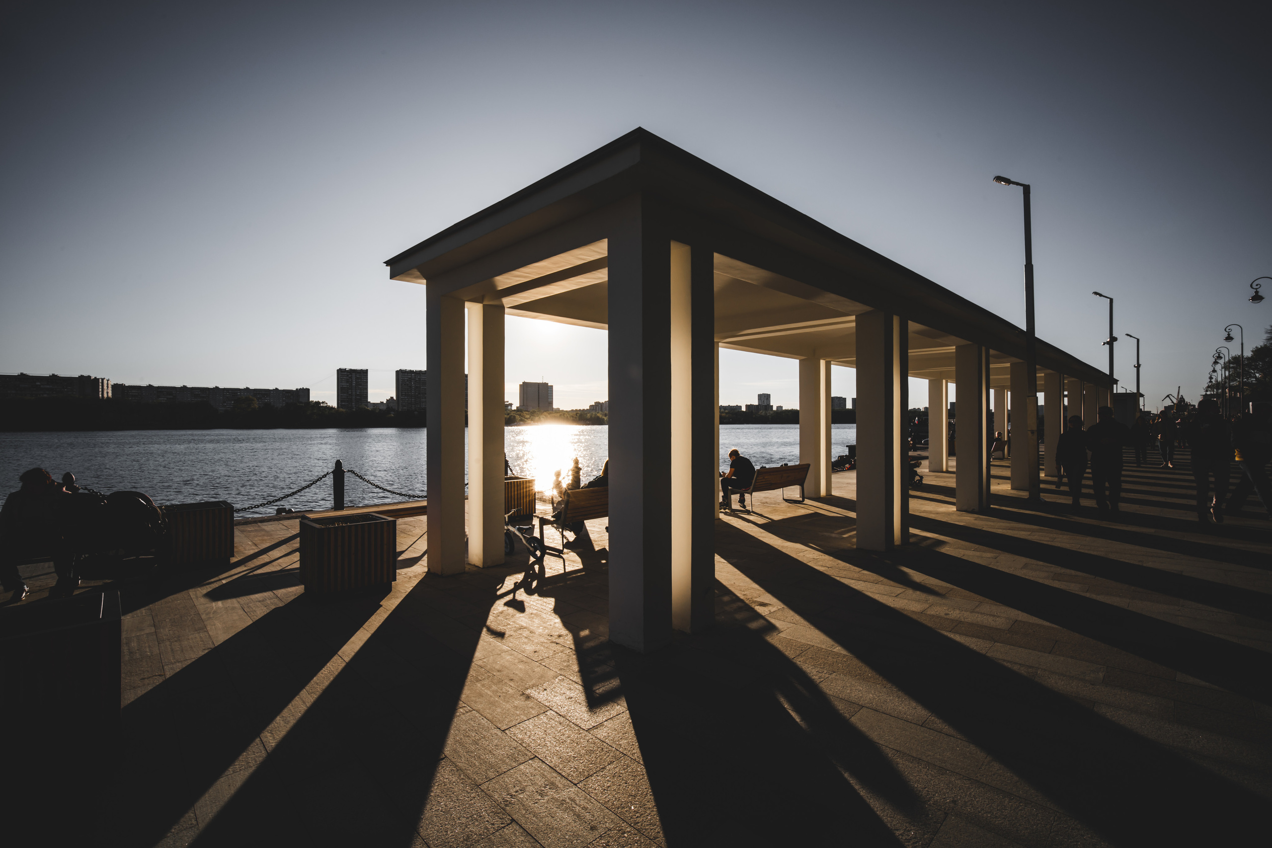 Северный речной вокзал на закате в лучах солнца