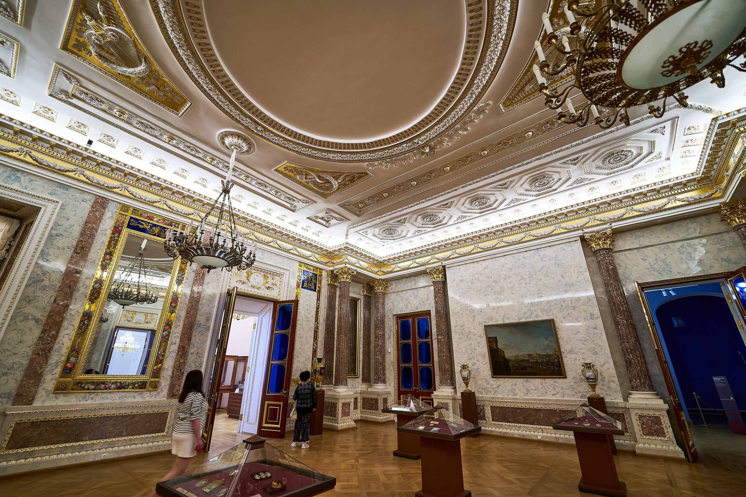 Интерьеры Михайловского замка в Санкт-Петербурге