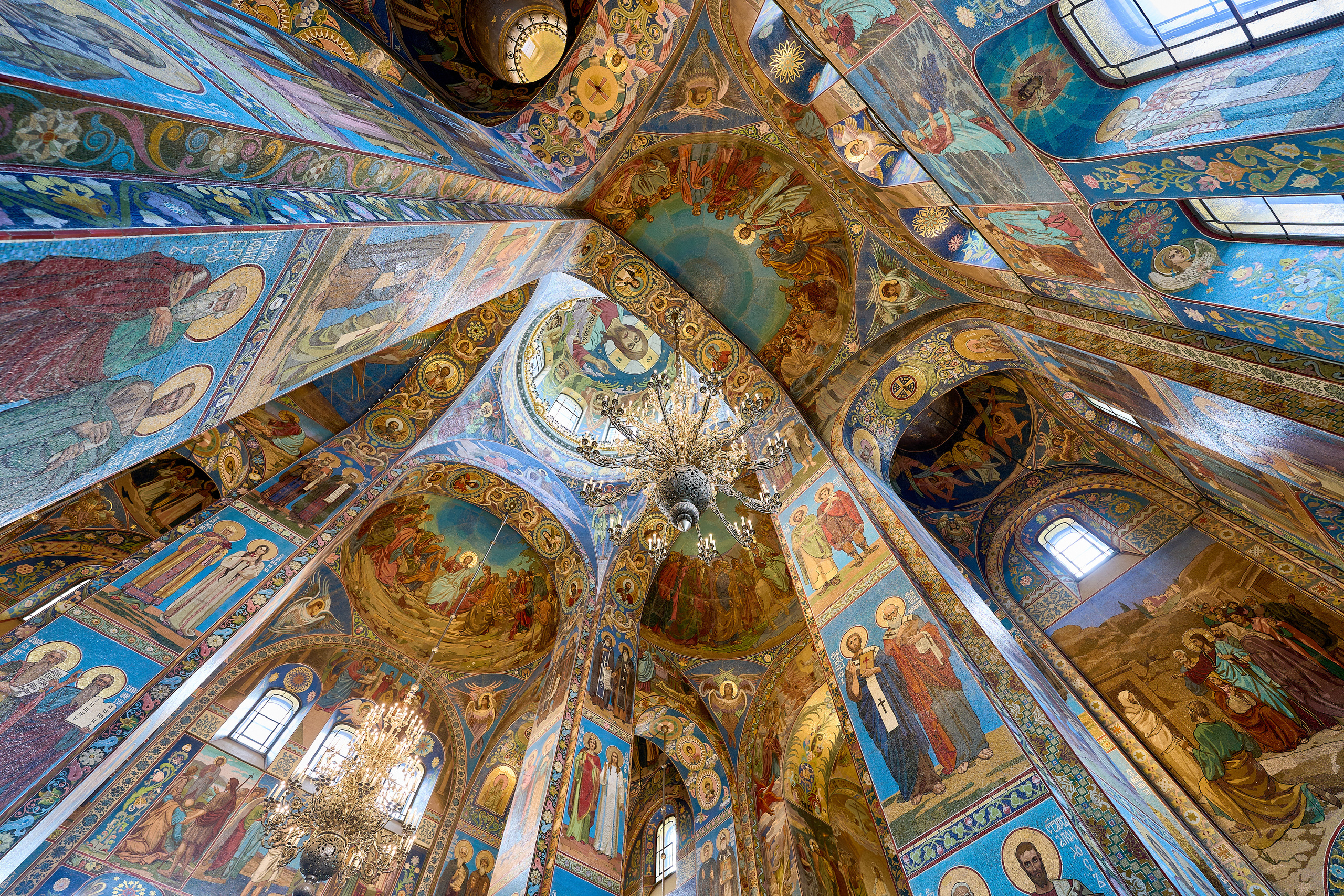 Интерьеры храма Спас на Крови