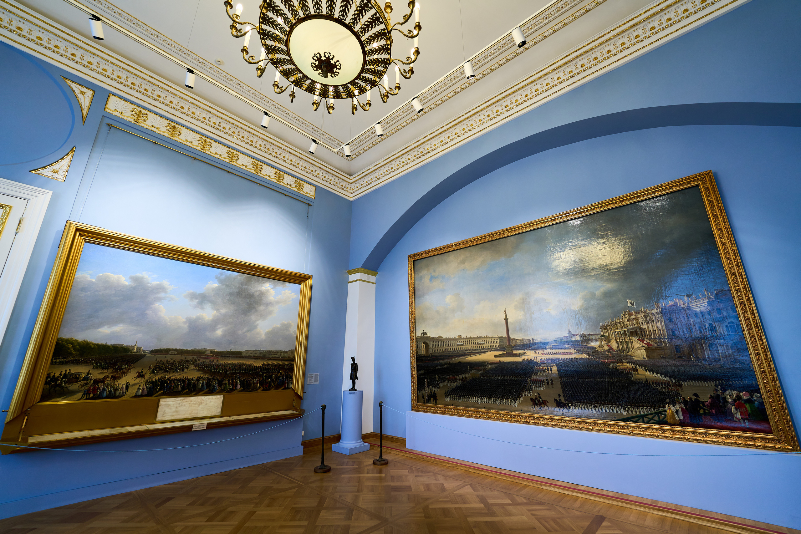 Интерьеры Михайловского замка в Санкт-Петербурге