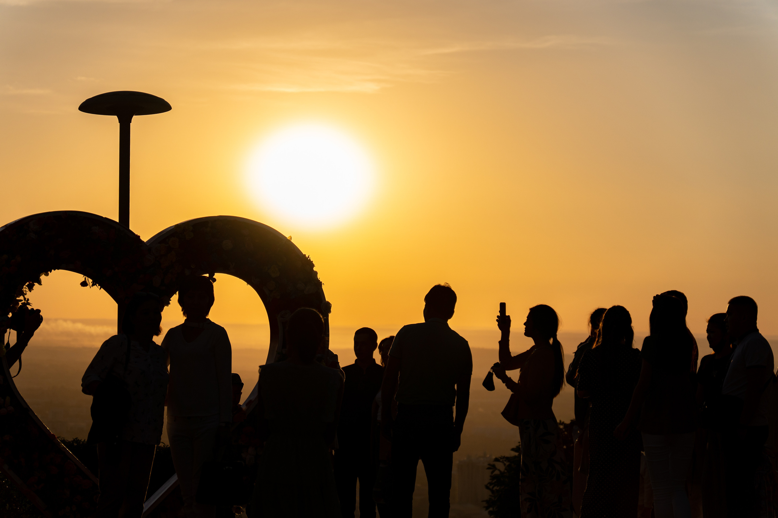 Закат на горе Кок-Тобе в Алматы