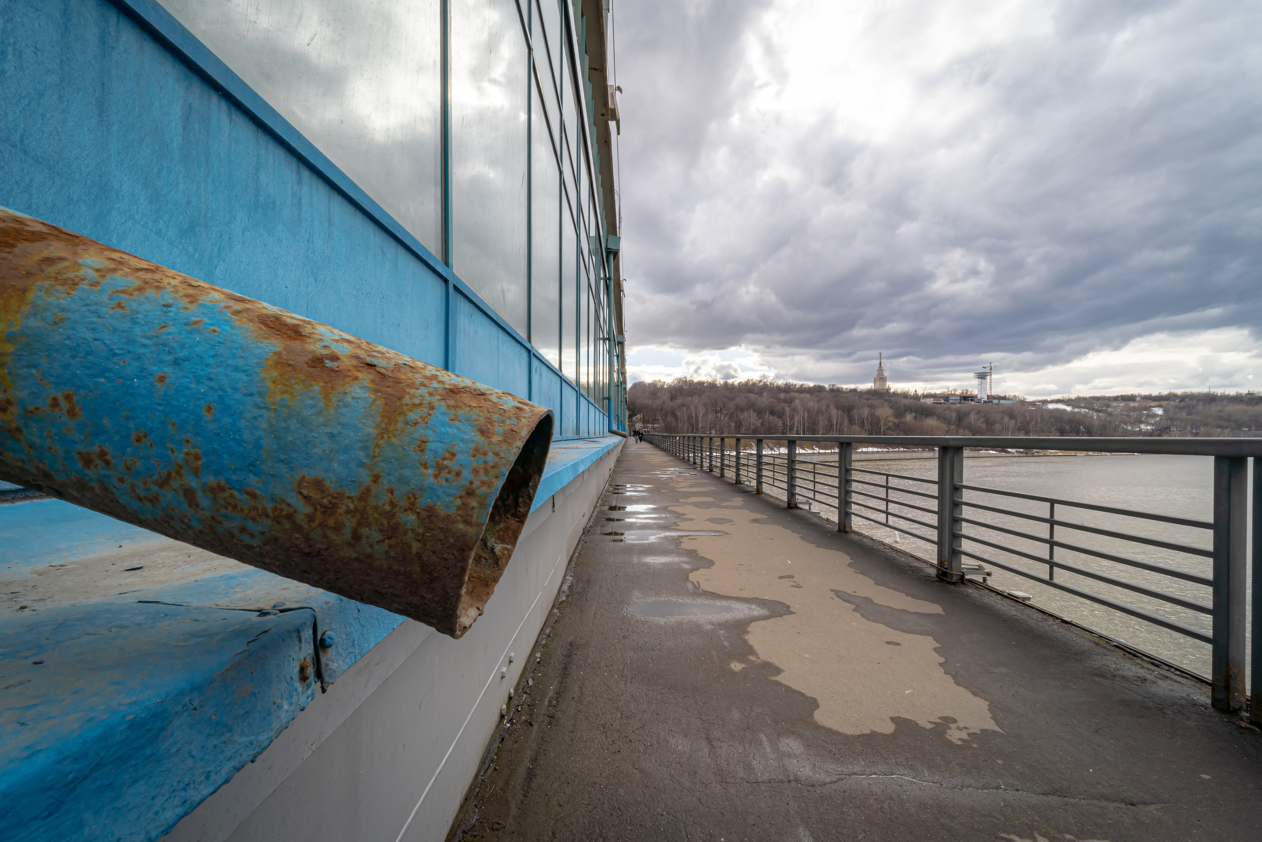 На метромосту