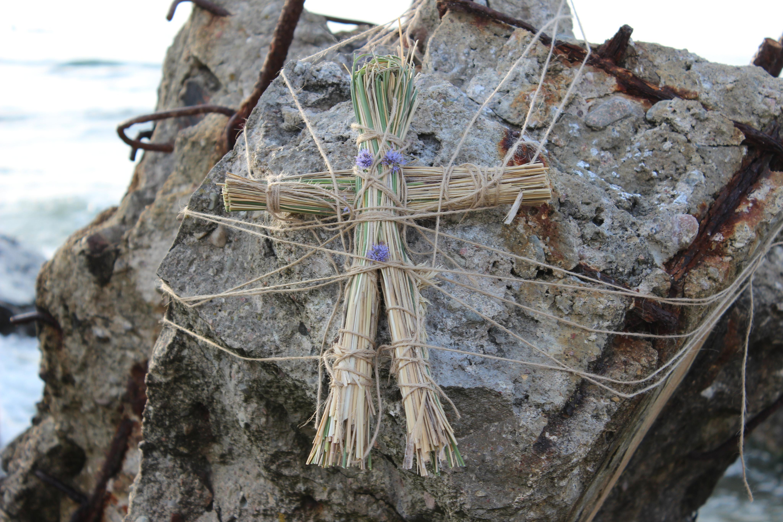 Viral pop-up exhibition «Wave warning». Julia Gorbunova