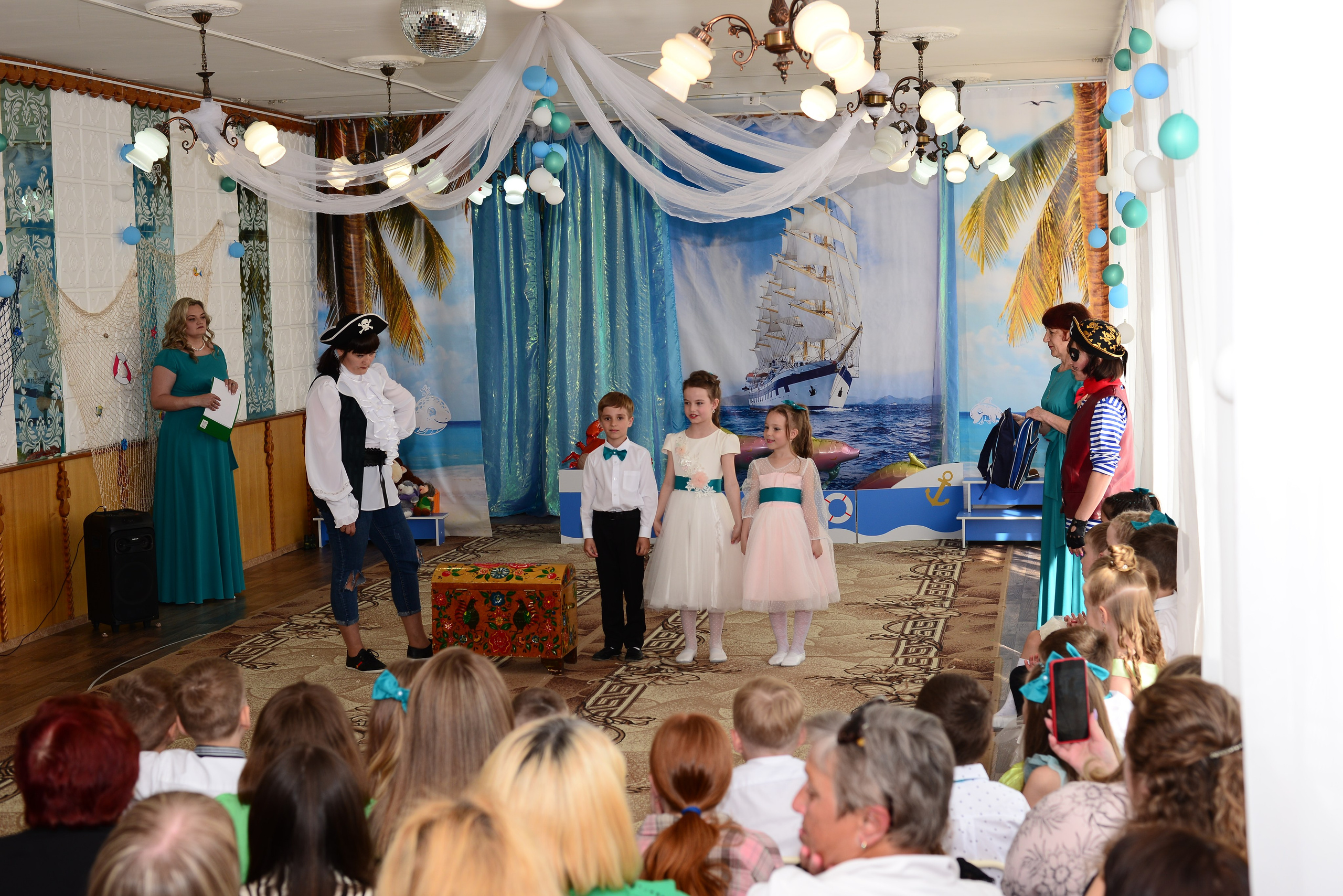 ВЫПУСКНОЙ В ДС. Выпускные альбомы | Фотограф новорожденных в Омске Софья Стафеева