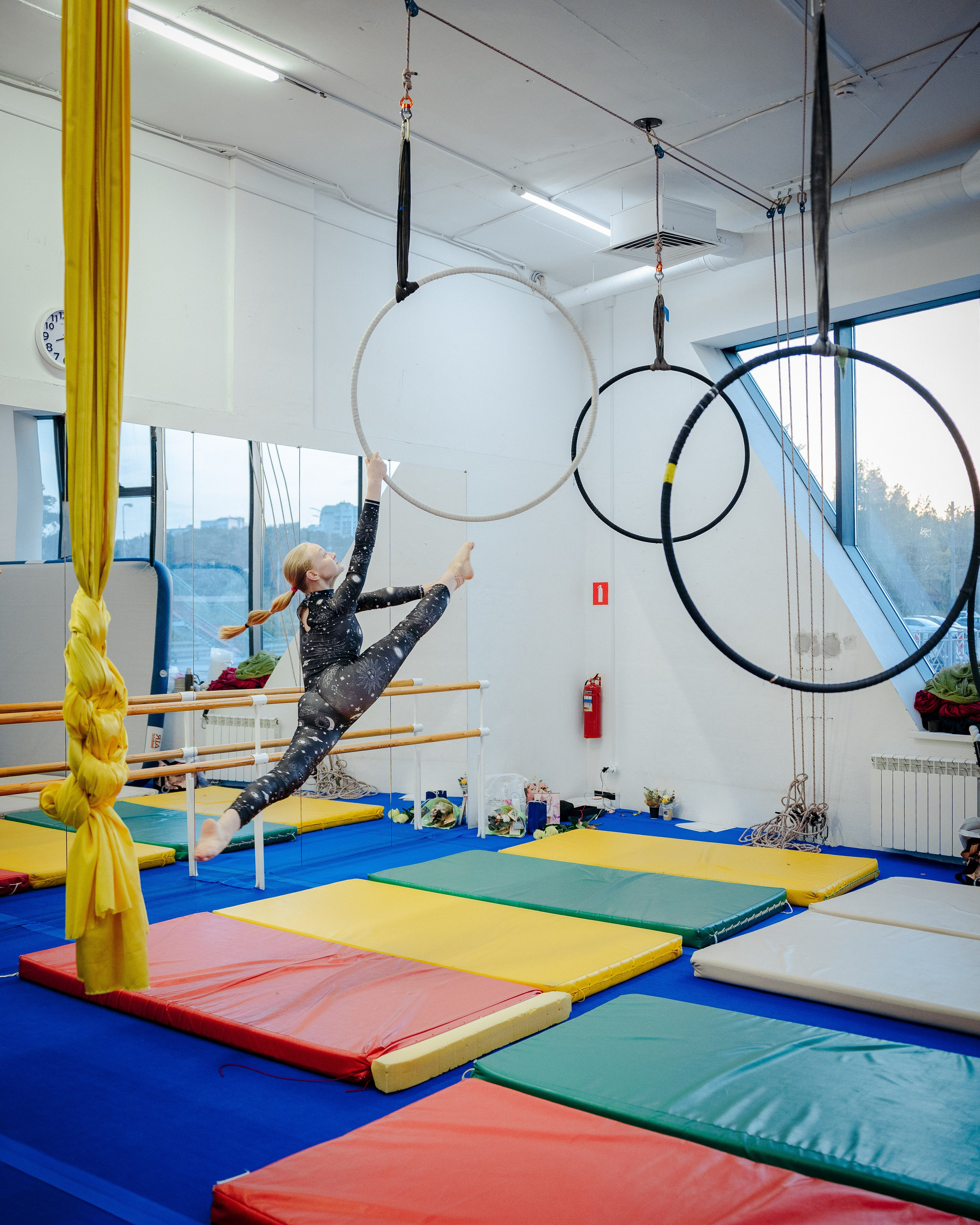 Открытый урок по воздушной гимнастике. Портретный и семейный фотограф в Москве/Видное