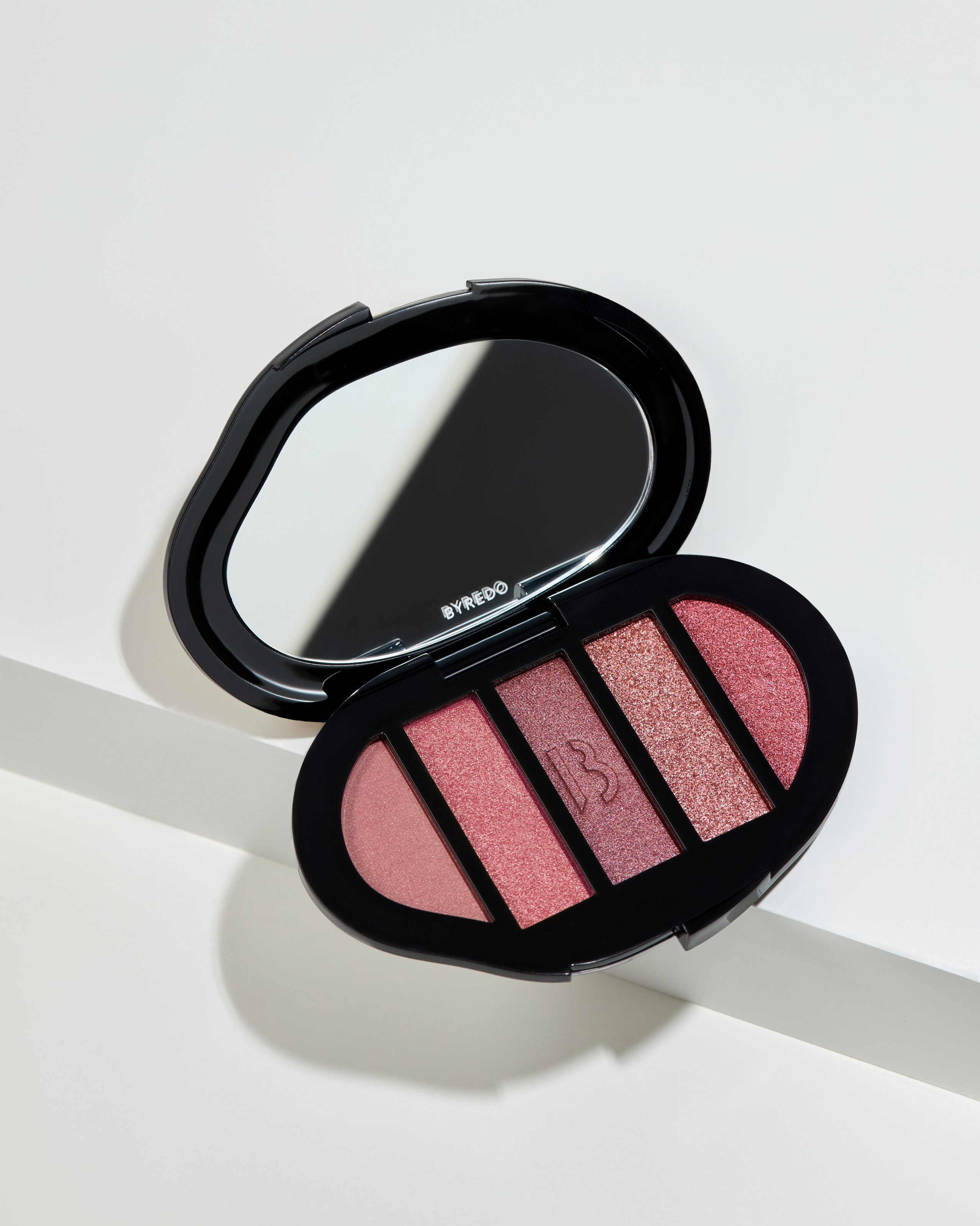 PRODUCTS. Съёмка для брендов одежды и маркетплейсов в Санкт-Петербурге