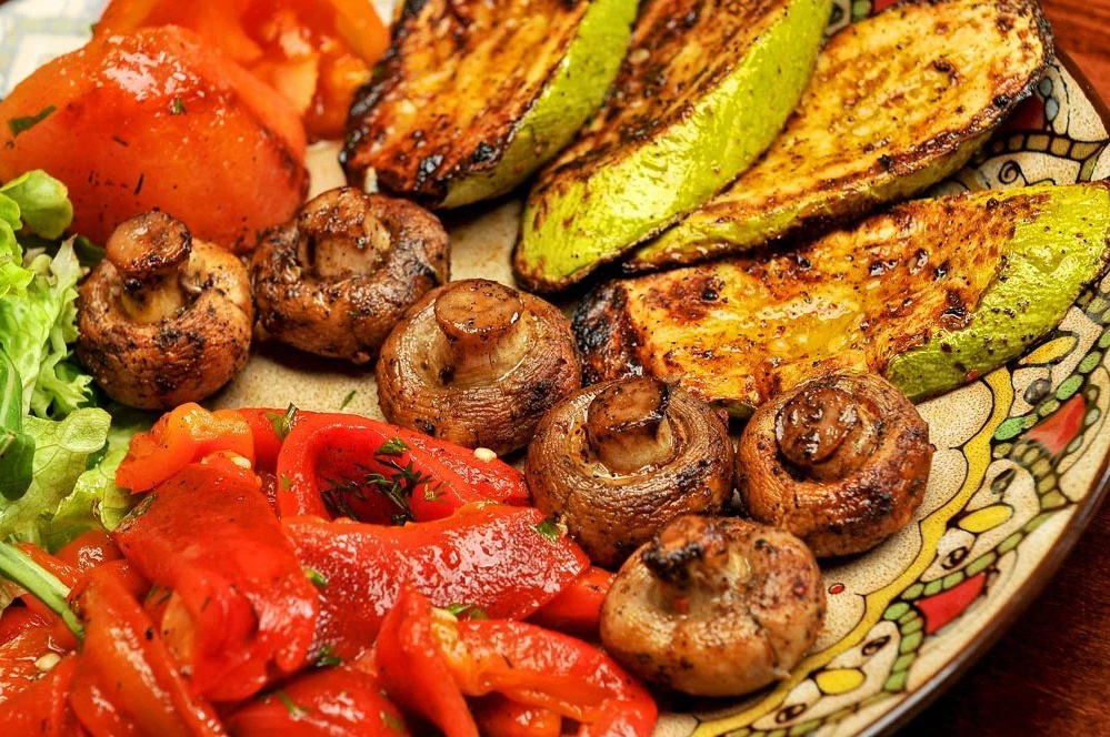 Банкетное меню. Грузинская кухня. Доставка блюд по меню. Доставка комплексных обедов