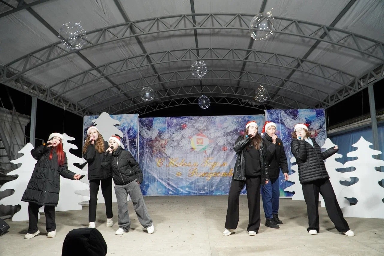 Новый год к нам мчится. Новотитаровский Дом культуры