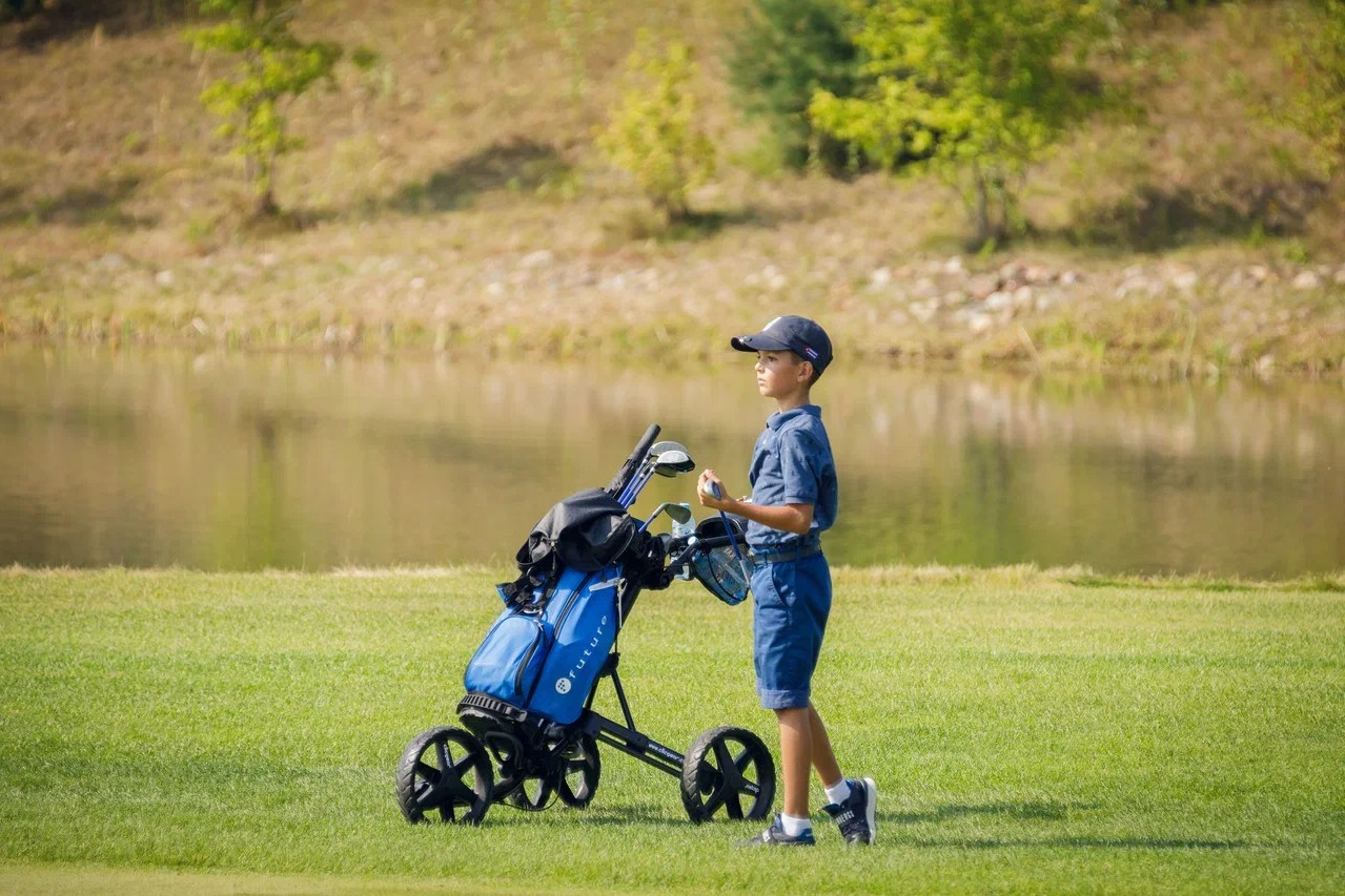 Младшие спортсмены. Академия гольфа NSU в Москве. Тренировки по гольфу для детей и взрослых, тренировки для новичков