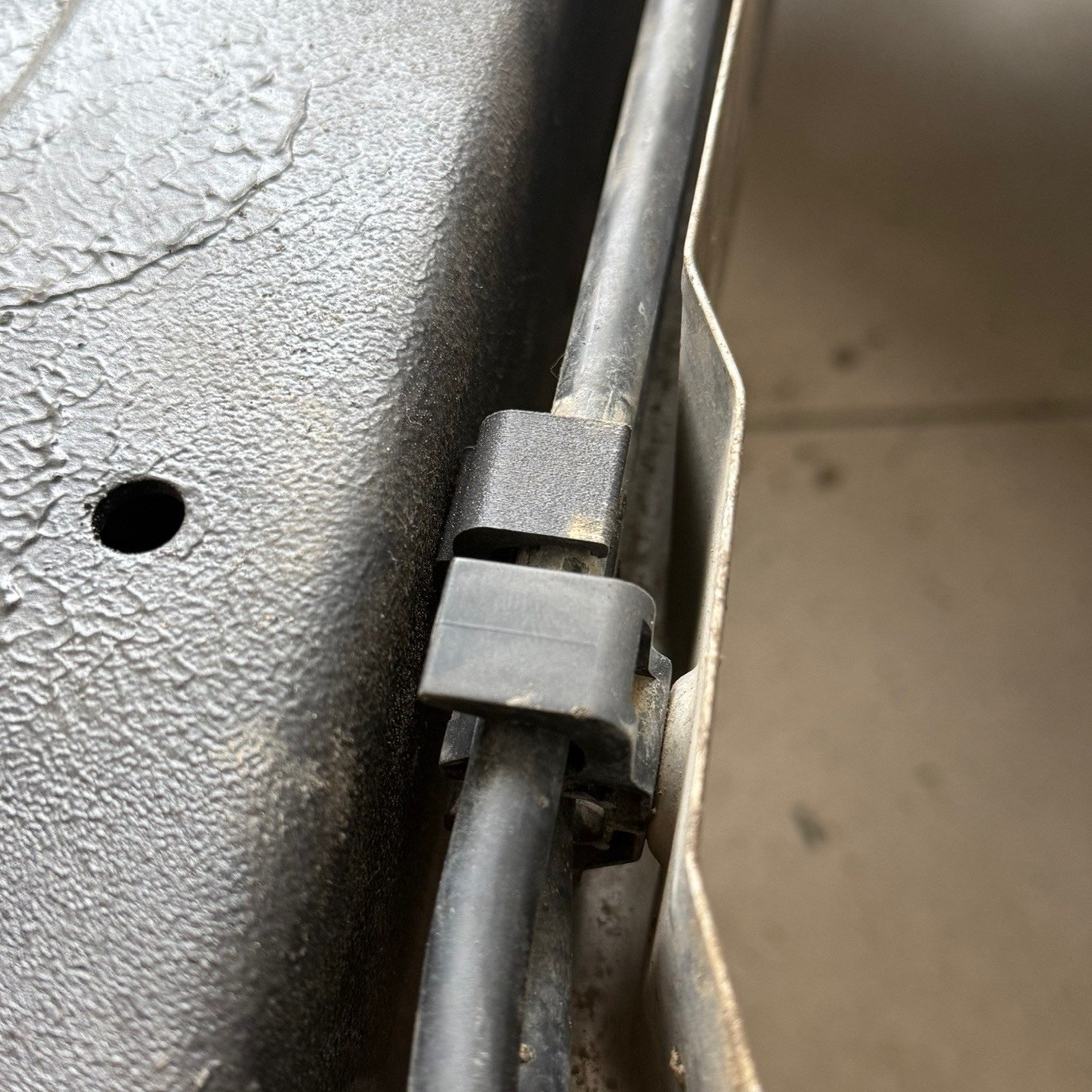 Крепление магистральных трубок на Lexus. Фокстон3D | Профессиональная 3D-печать в Ухте с гарантией качества | Честный расчет