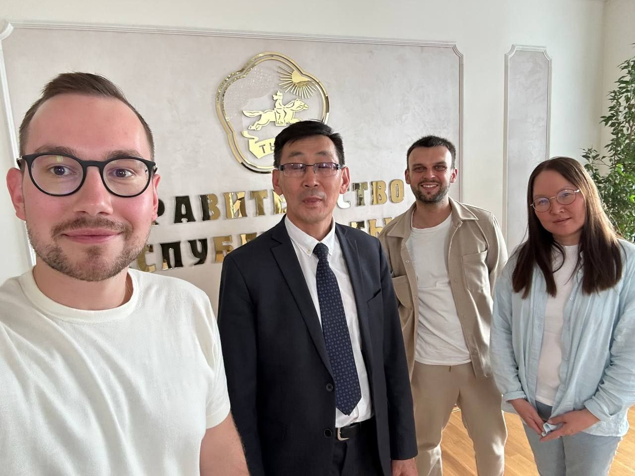 Встреча с зампредом правительства Тывы Орланом Сарыгларом. Российский Красный Крест | Республика Тыва