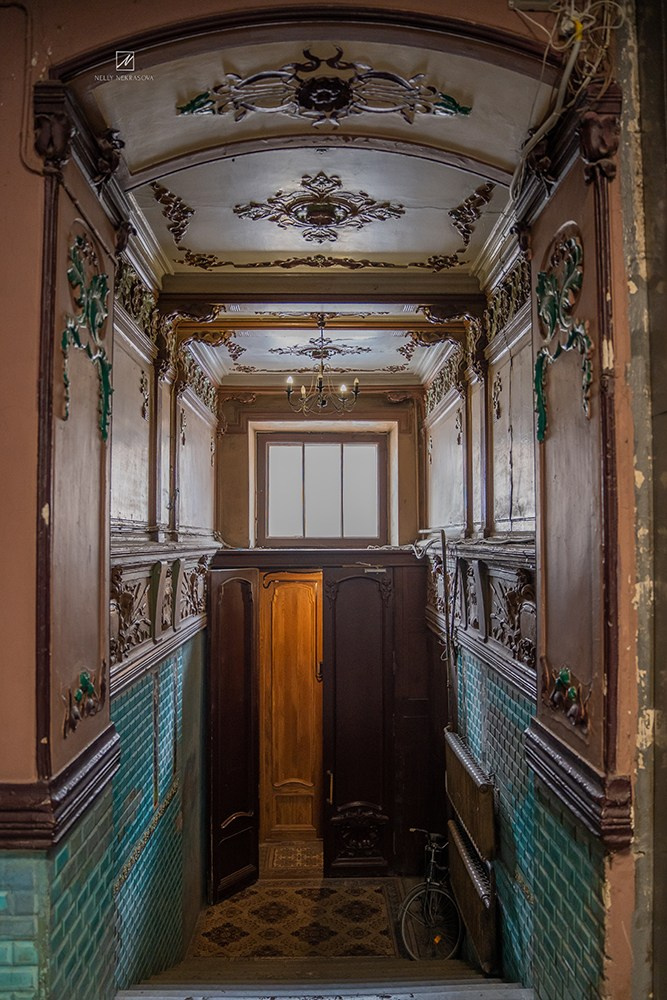 Парадная ар-нуво. Фотограф и искусствовед в Туле и Санкт-Петербурге Нелли Некрасова