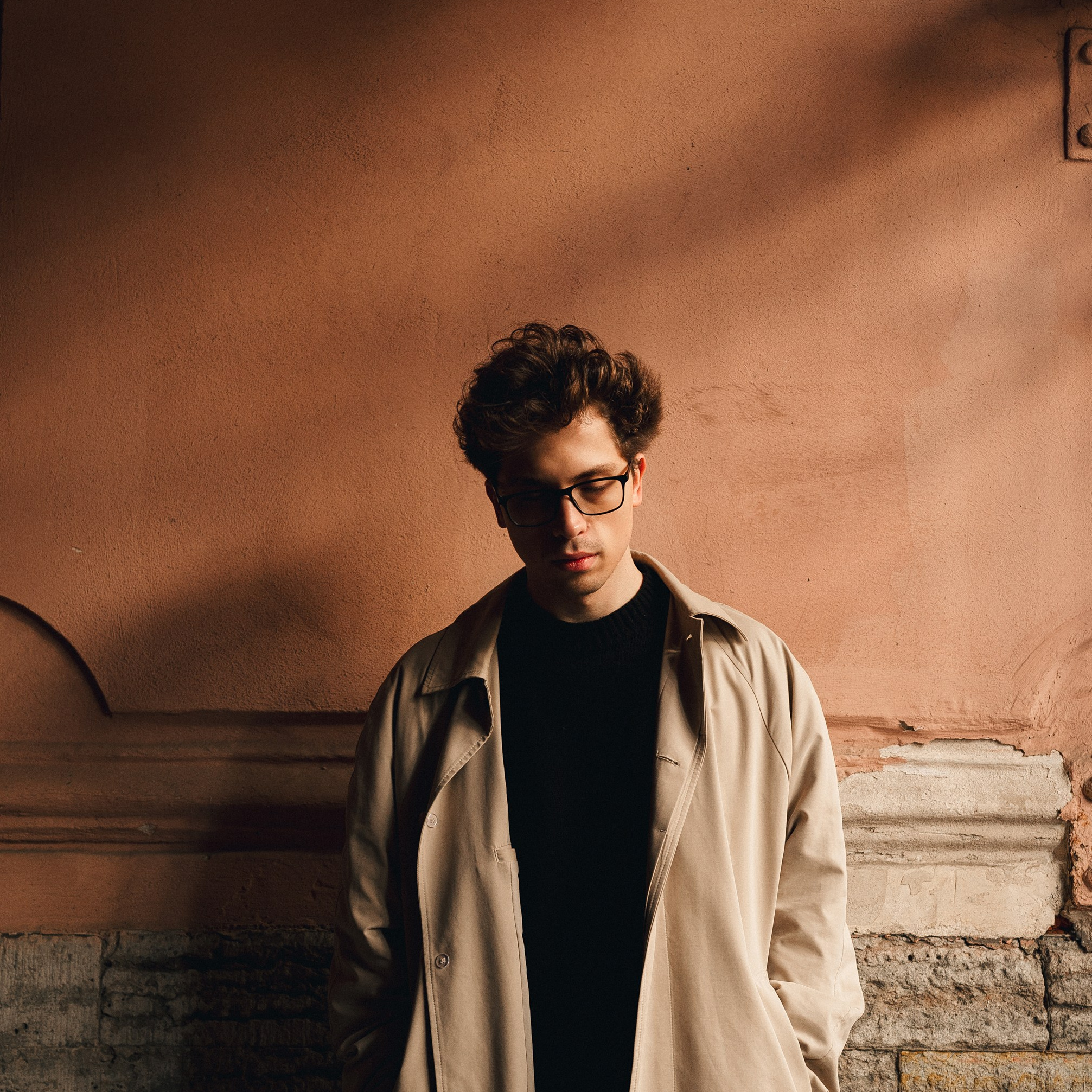 Фотосессии в парадных Петербурга – необычные локации и атмосфера. Непарадное в парадных