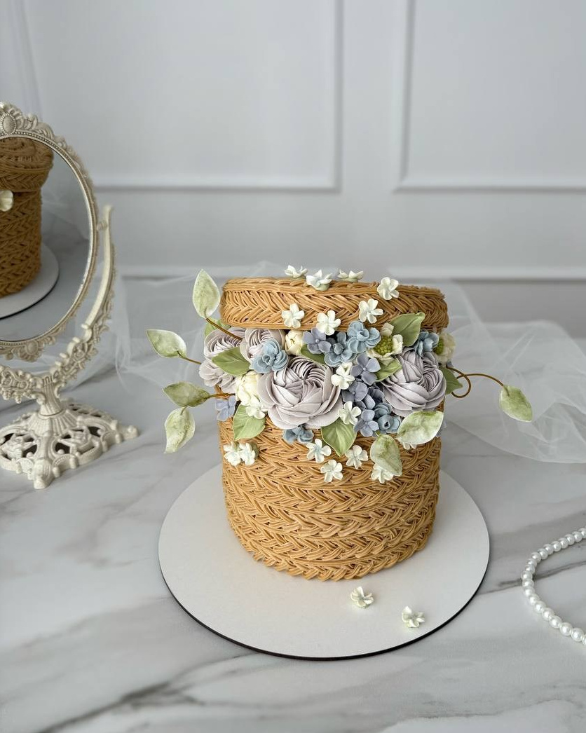 Аникина Юлия / Кремовая флористика в корейской технике