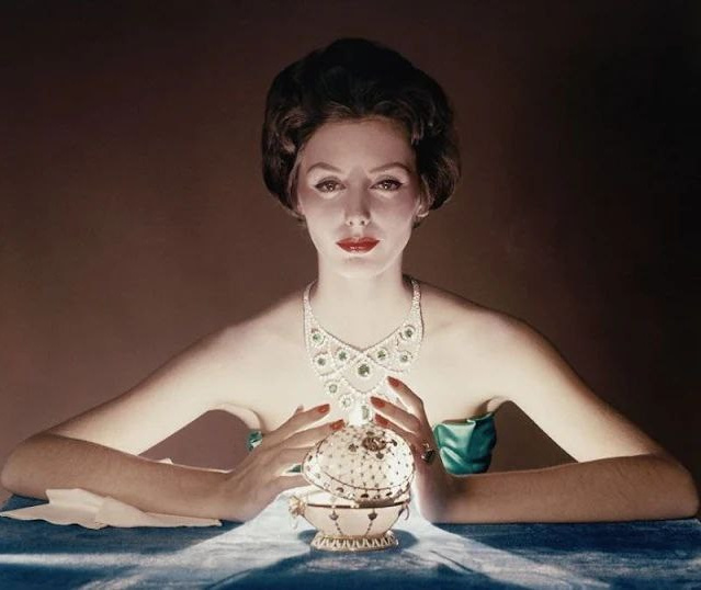 Одна из самых красивых моделей XX века. Ari. Guide in Saint-Petersburg and Faberge Museum