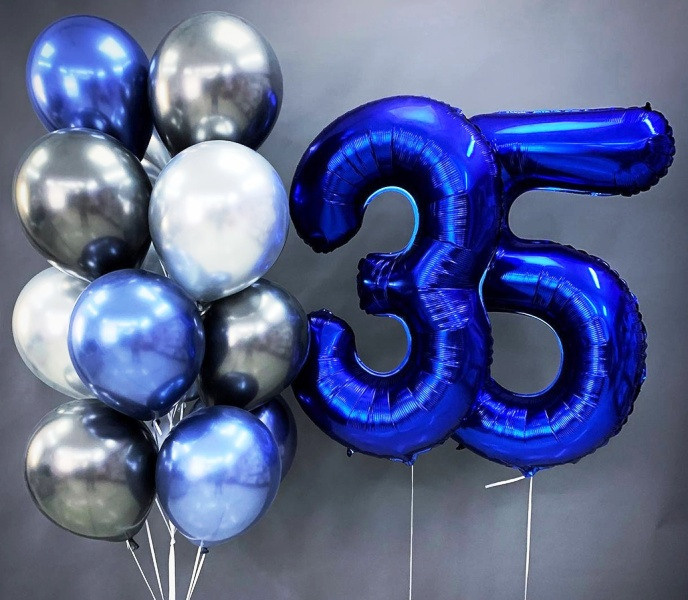 Шары с синими цифрами. Студия праздничного декора