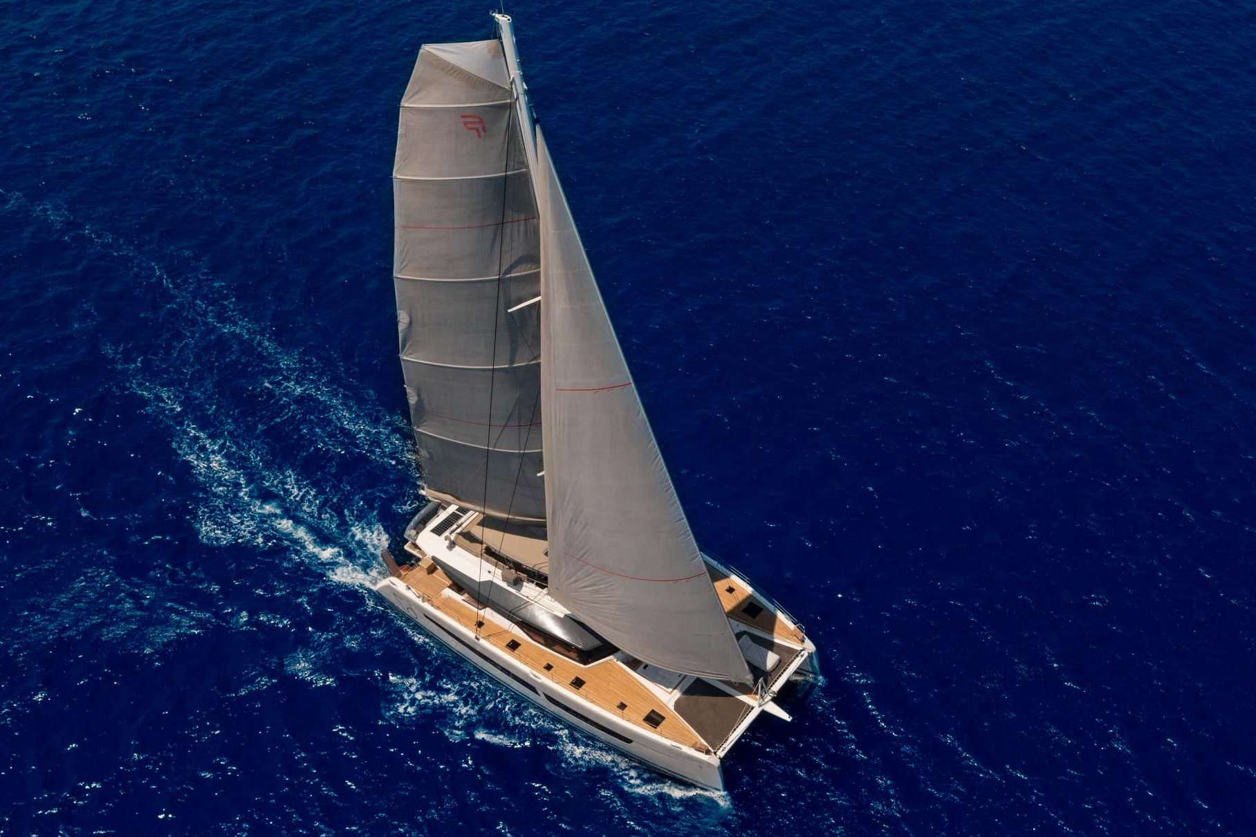 Парусно моторные яхты Катамараны Аренда Яхты в Сочи Яхтанаморе YACHTNAMORE YACHTANAMORE