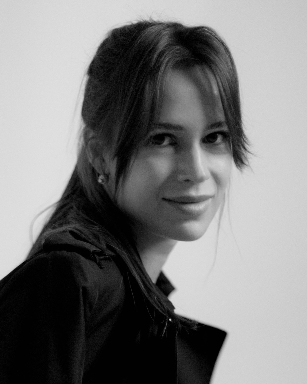 Модели Новосибирска для рекламных съемок на маркетплейсы. Съемка фото и видео для маркетплейсов Вайлдберриз, Озон в Новосибирске