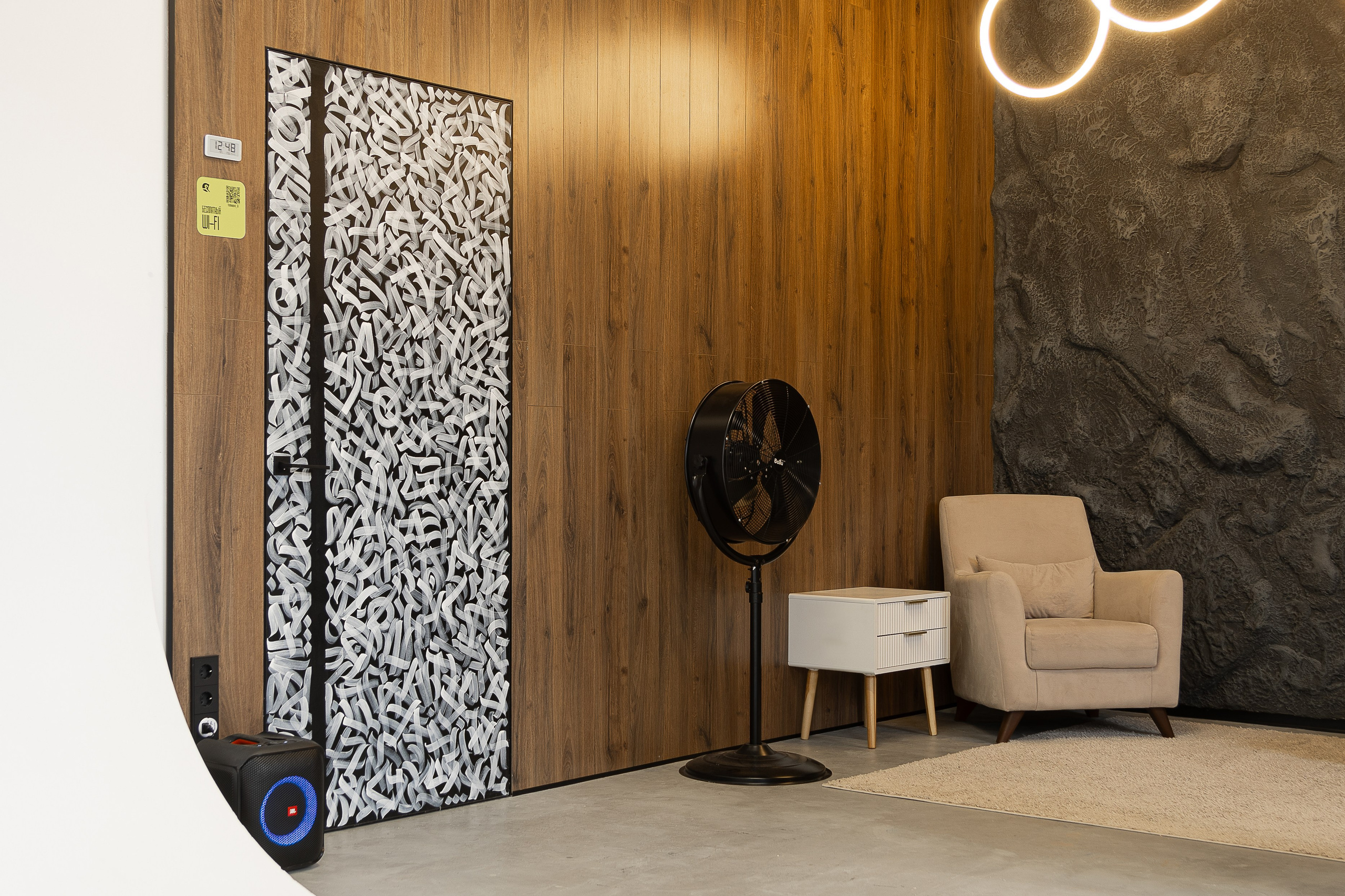 Аренда фотостудия с циклорамой в Сочи — FASHIONprod, 1000 ₽/час. Стрит съемки для маркетплейсов в Сочи | ИИ контент | fashionprod