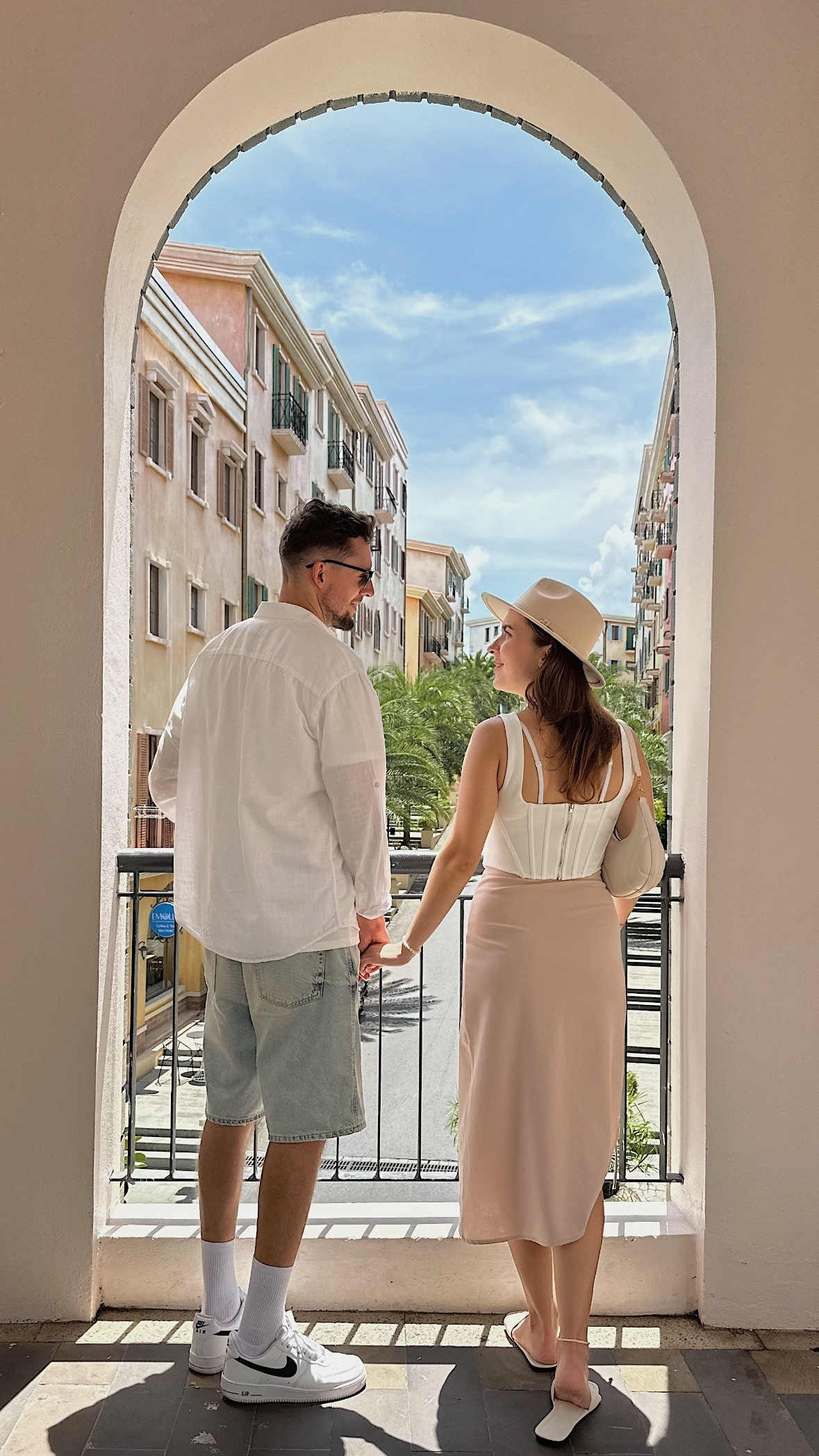 Contacts. Alina and Vlad — hotel & brand content creators