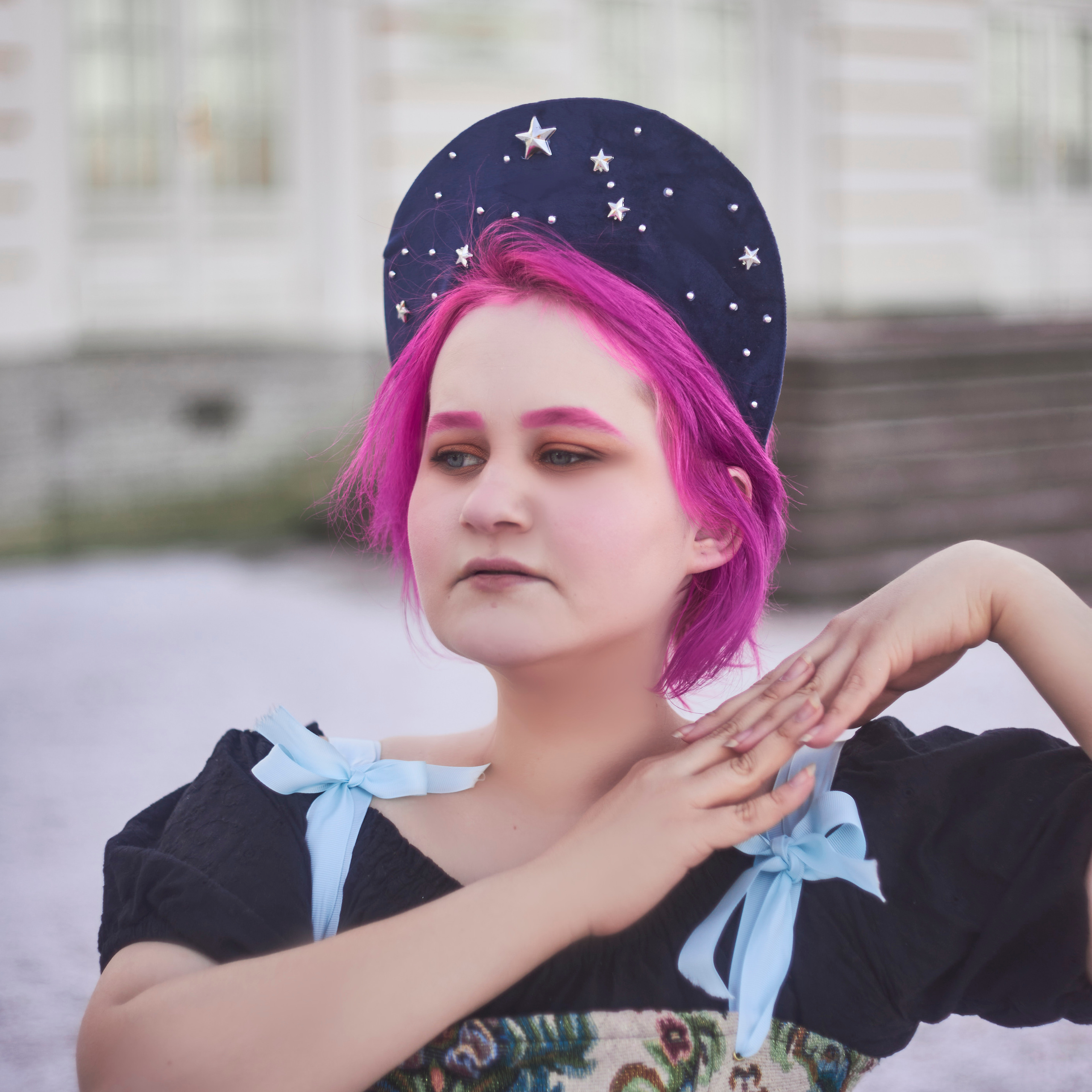 Дарья Сова. Я-сказочный фотограф в Тамбове и по всей России. Придумываю сюжет, создаю индивидуальный реквизит, а так же крашу и причесываю для своих съемок. 