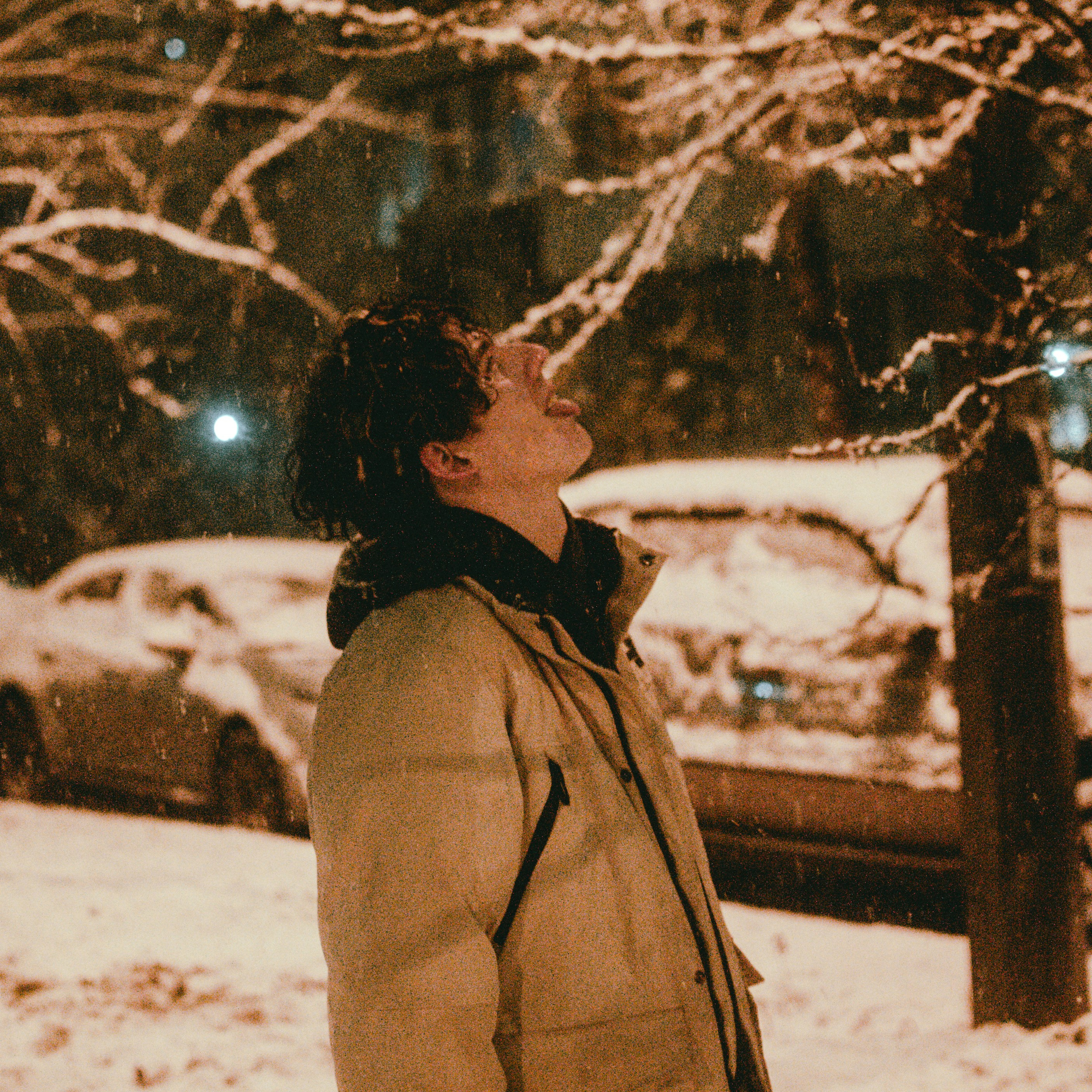 Контакты. Фотограф Артемий Моругов | mbb