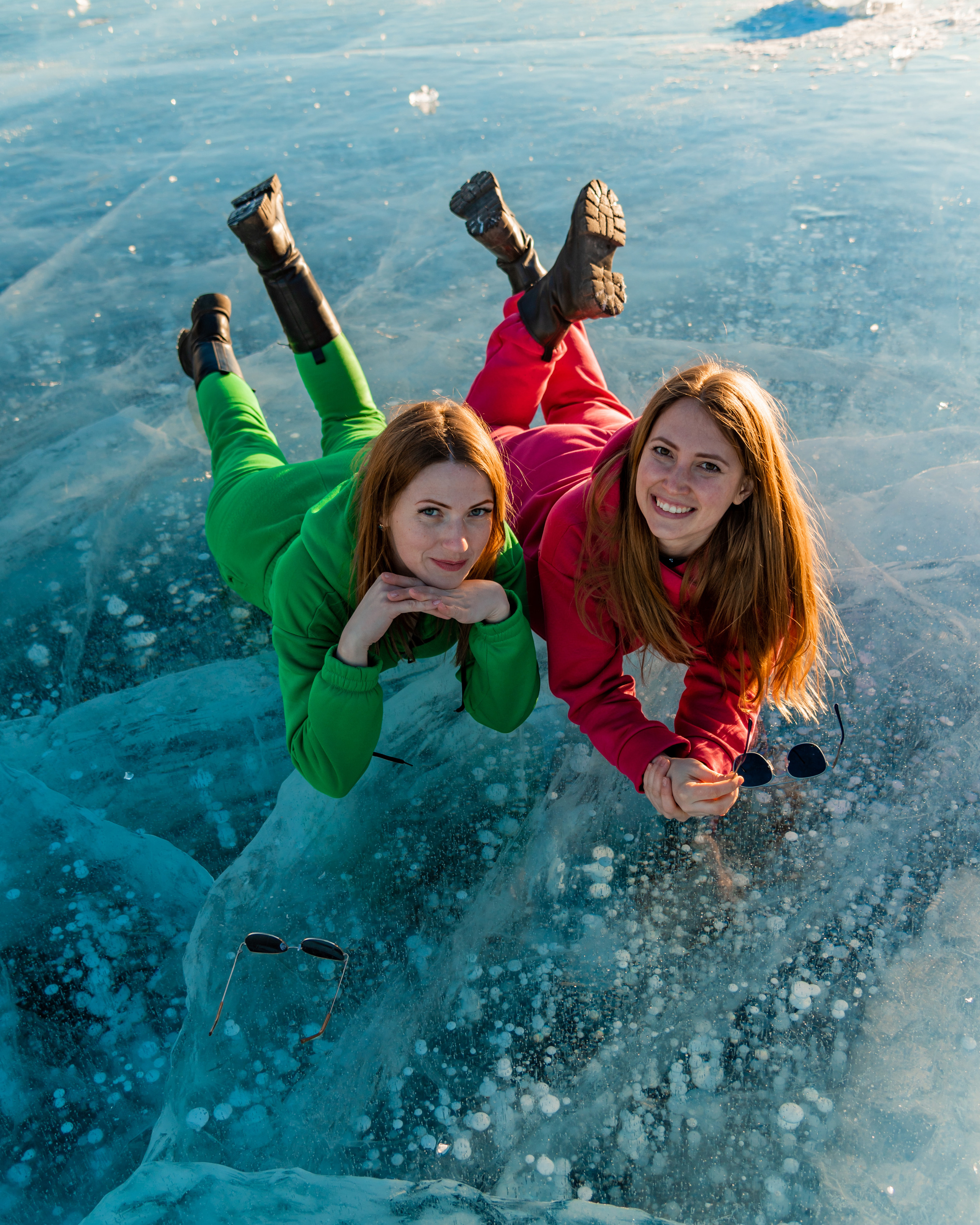 Комбинезон флисовый яркий. Как одеться на Байкал зимой