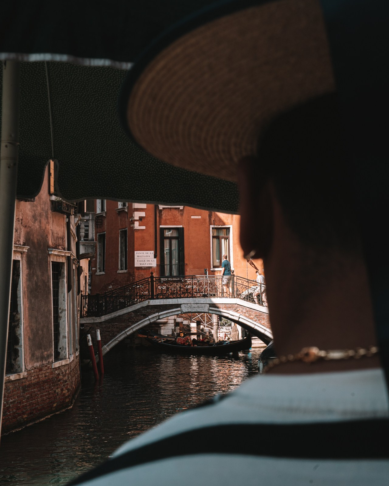 Закажите фотосессию в Москве у профессионального фотографа: свадьбы, семейные фотосъемки, детские портреты и репортажи. Создаю живые и естественные фотографии с душой.