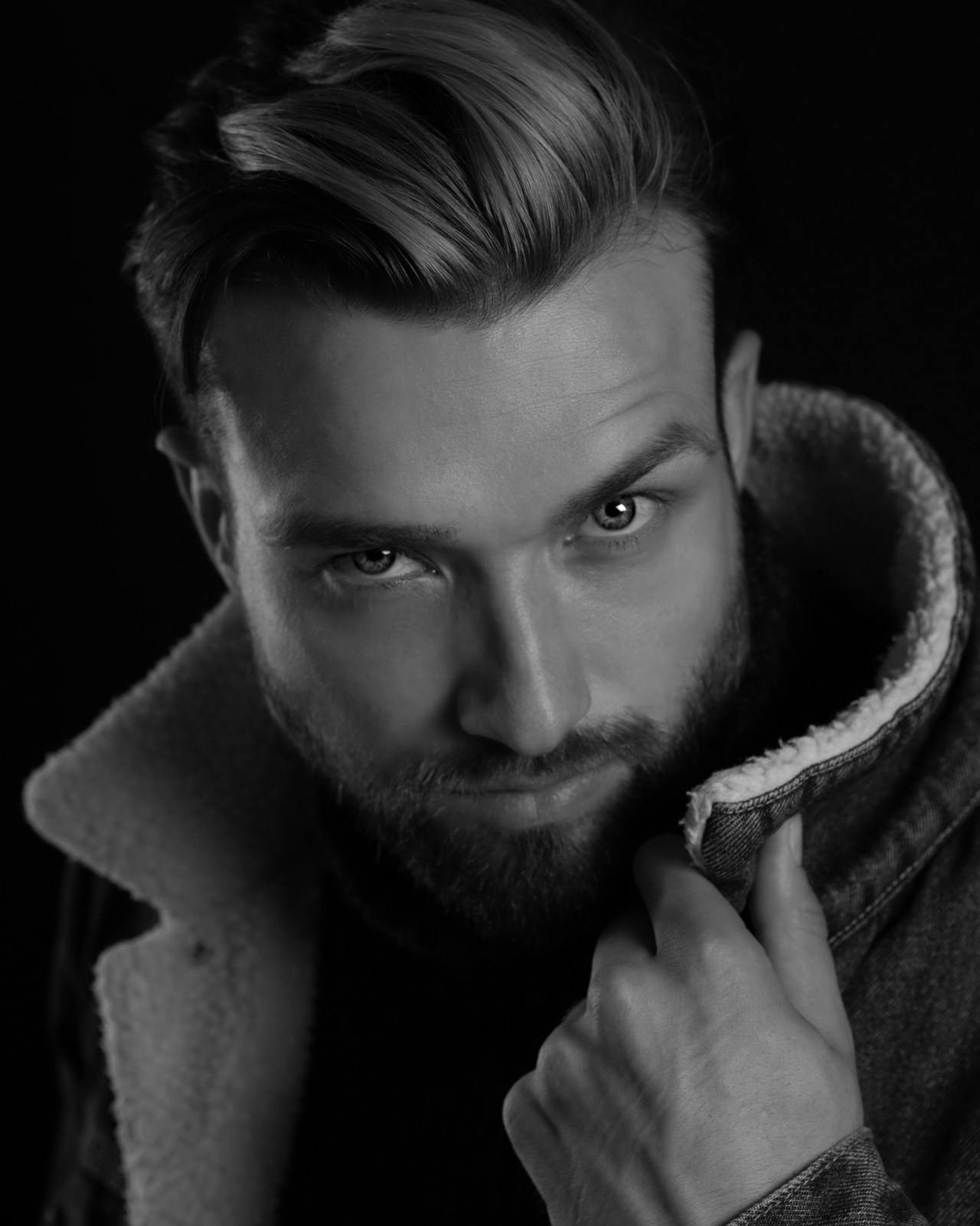 Мужская фотосессия Мужской портрет Фотосессия в студии Портрет в студии Бизнес портрет