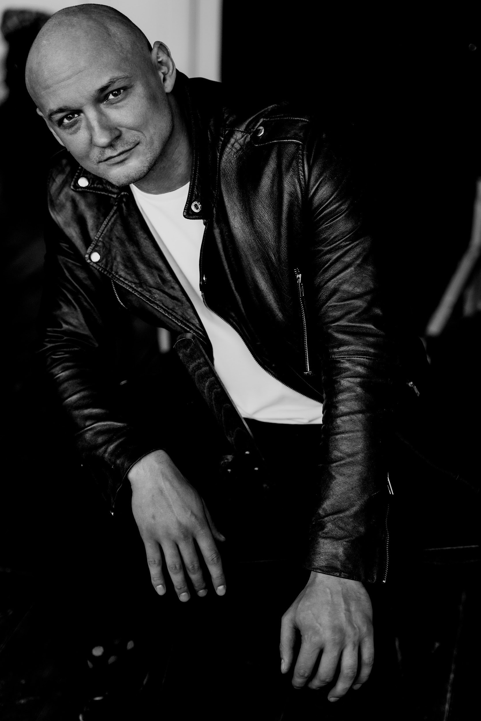 Контакты. Фотограф Константин Пешков