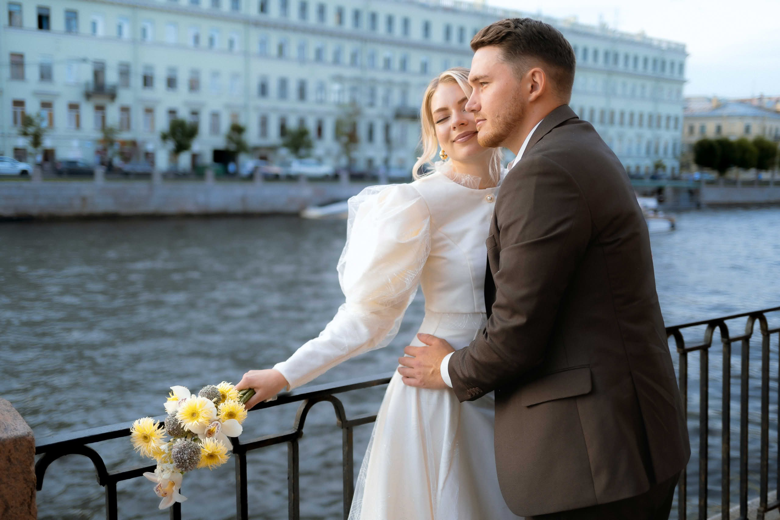 Утро жениха и невесты в Петербурге