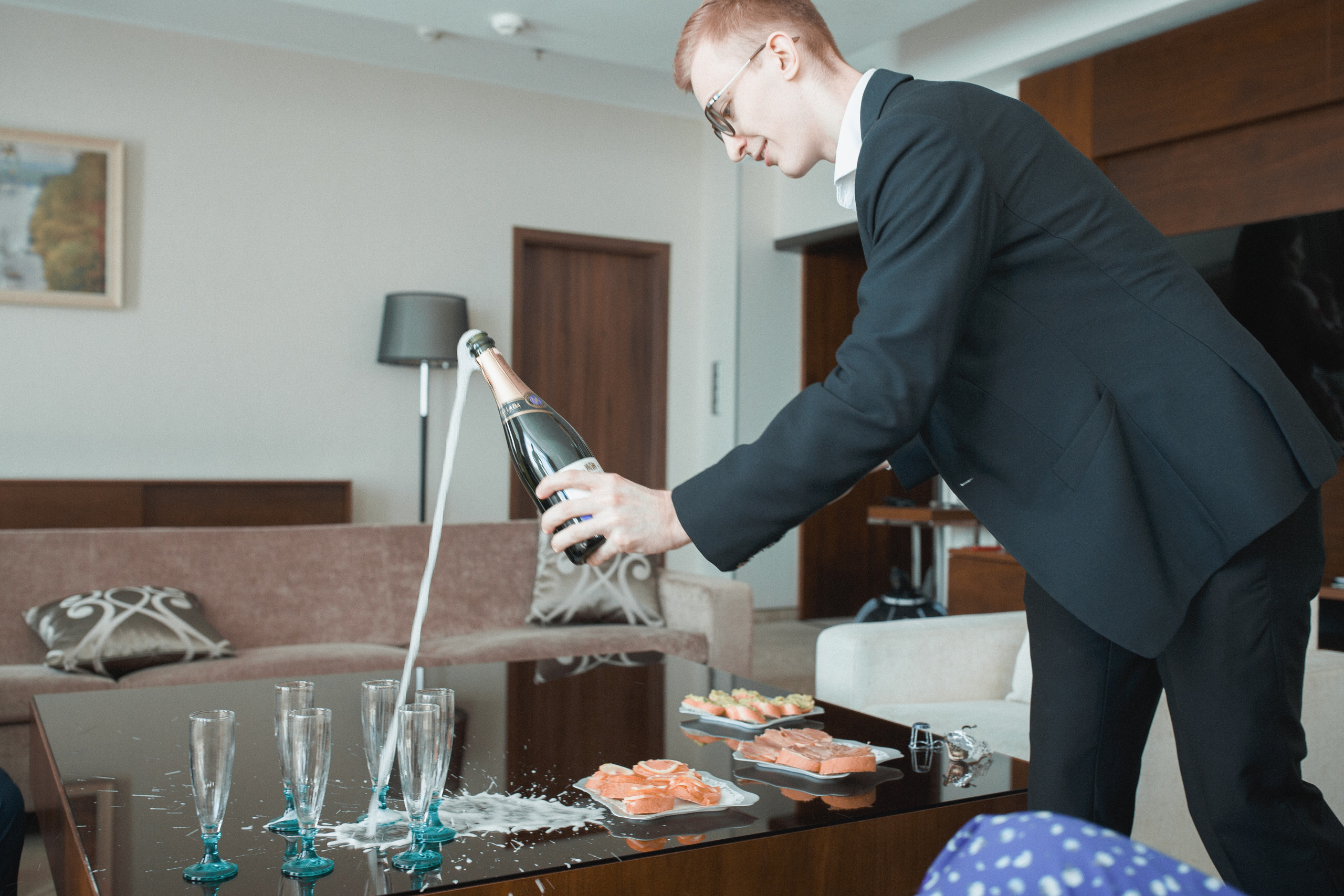 Фотосессия свадебного дня в Ботаническом саду, отеле Пекин