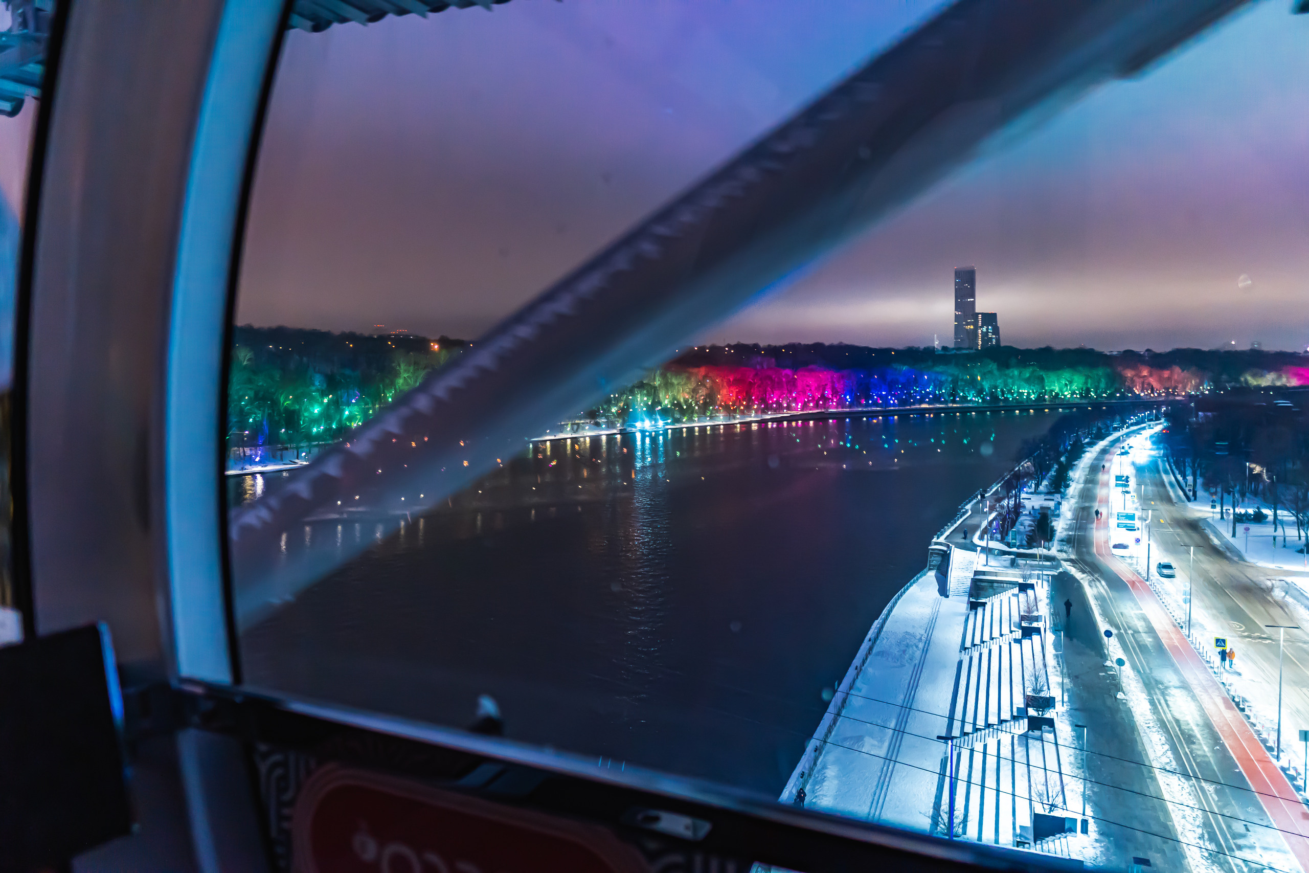 Вид из кабинки канатной дороги