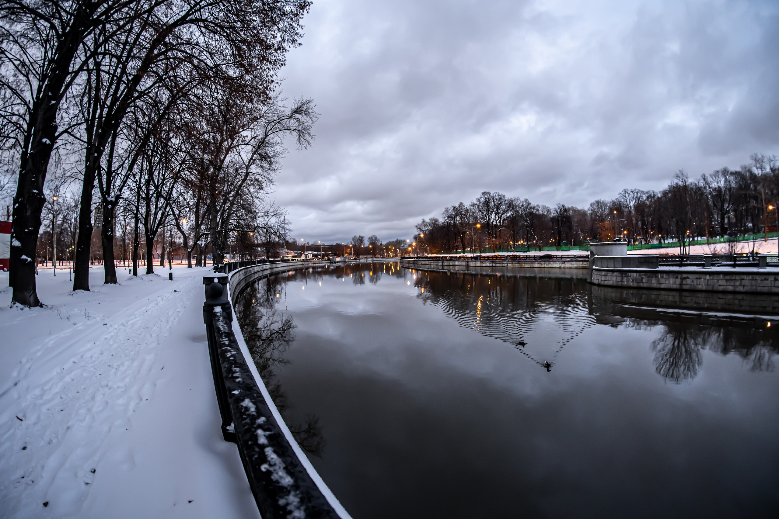 Вид на Сыромятнический гидроузел