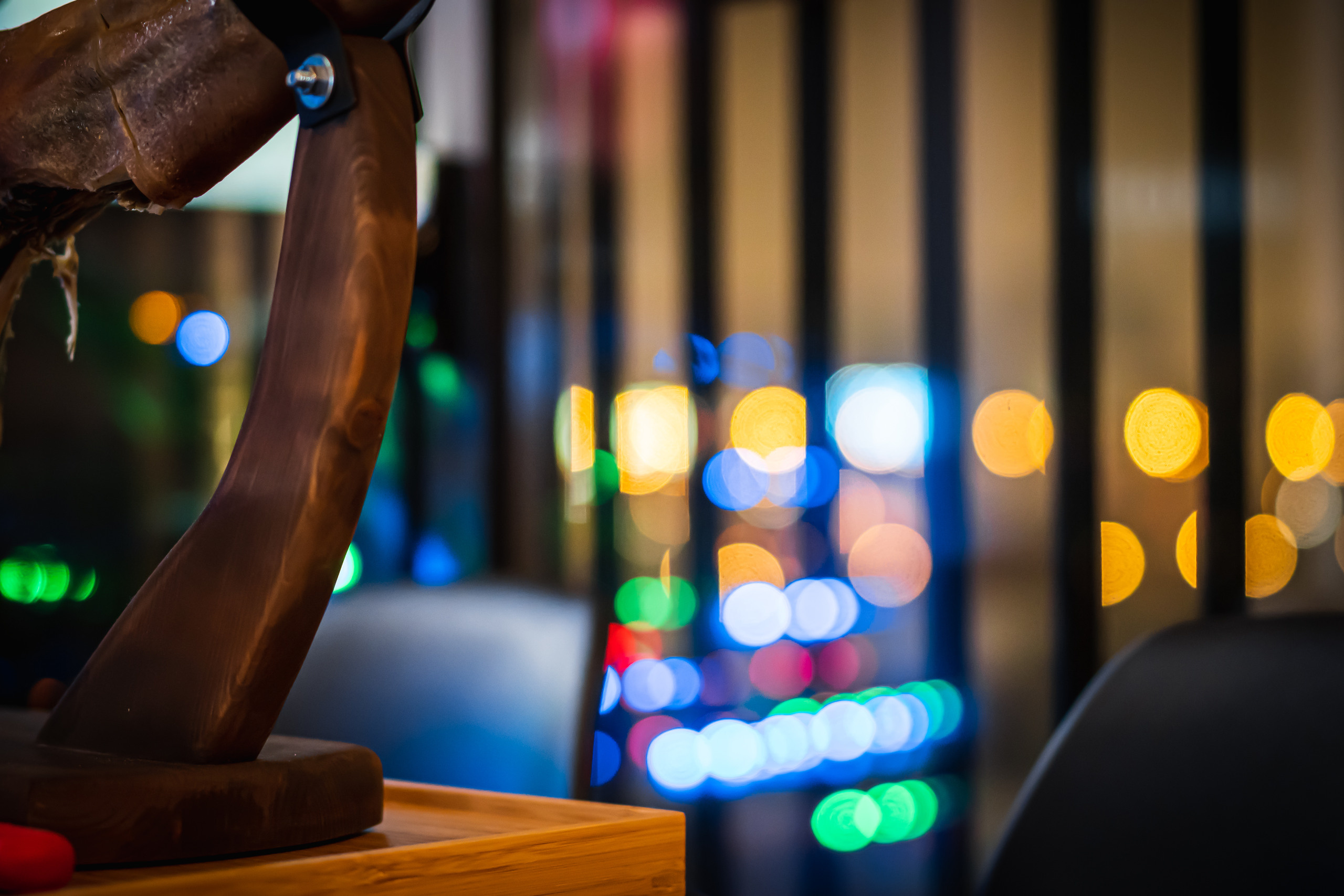 Ночной вид через окно