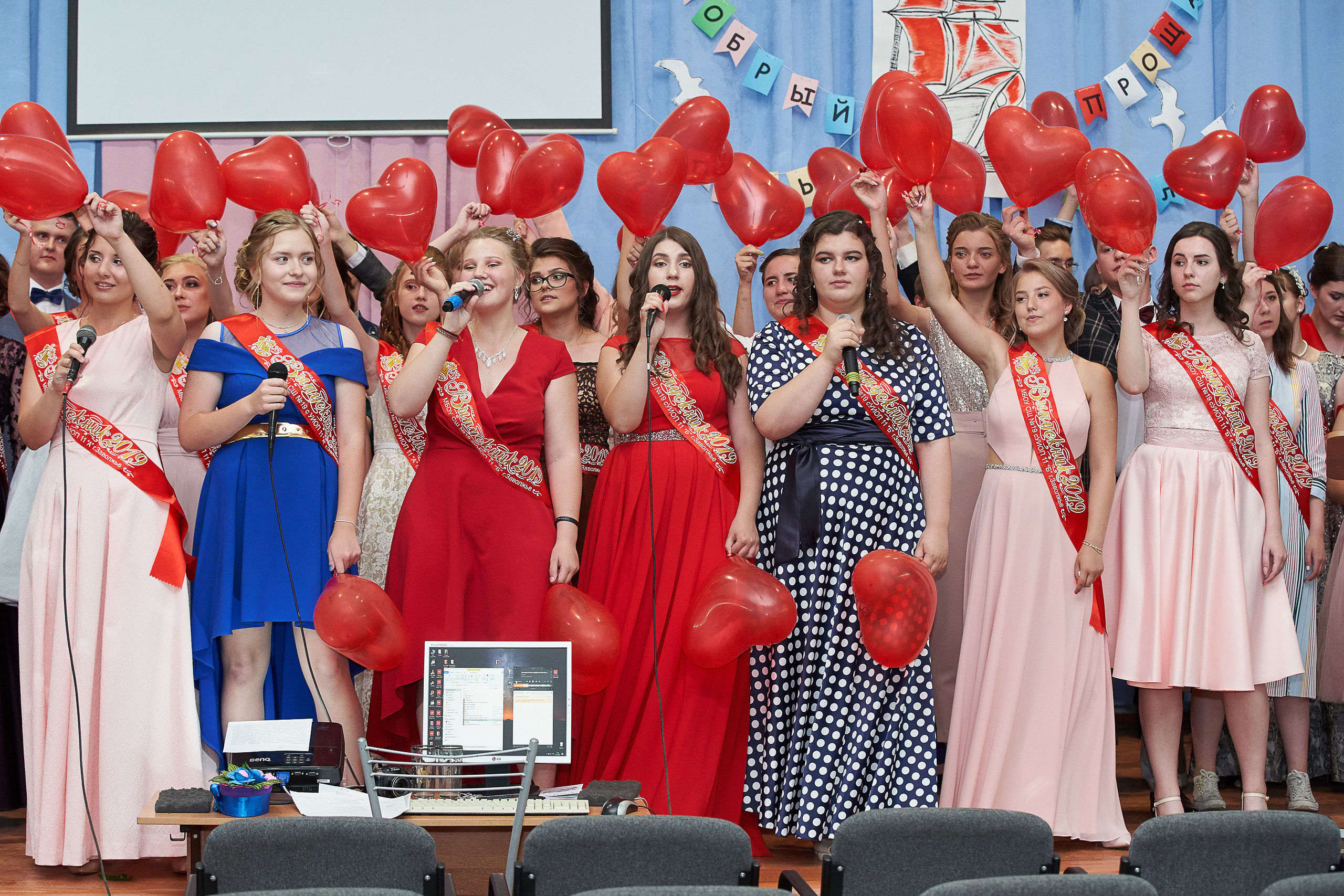 Выпускной альбом 9, 11 класс в Заволжье, Городце. Школьный фотограф. Фотограф в Заволжье Алексей Шабалин