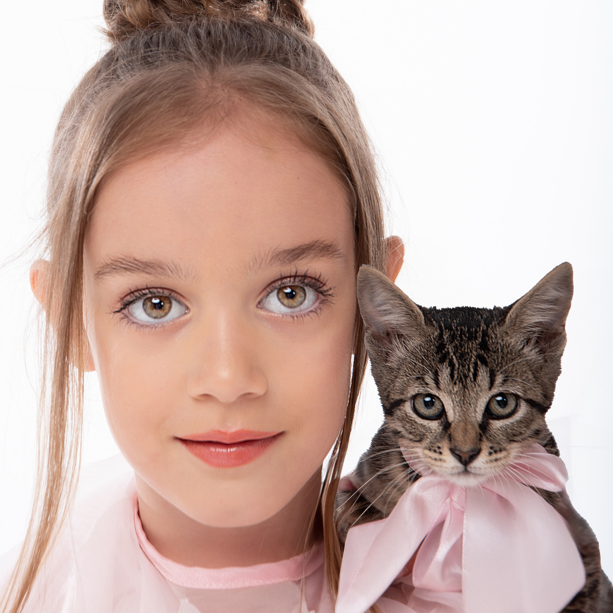 девочка барби, стилизованные фотосессии в сочи, розовая коробка, красивое платье, платье барби, образ барби, фотосессия в сочи, детская фотосессия в сочи, фотопроект в сочи, детский фотопроект в сочи