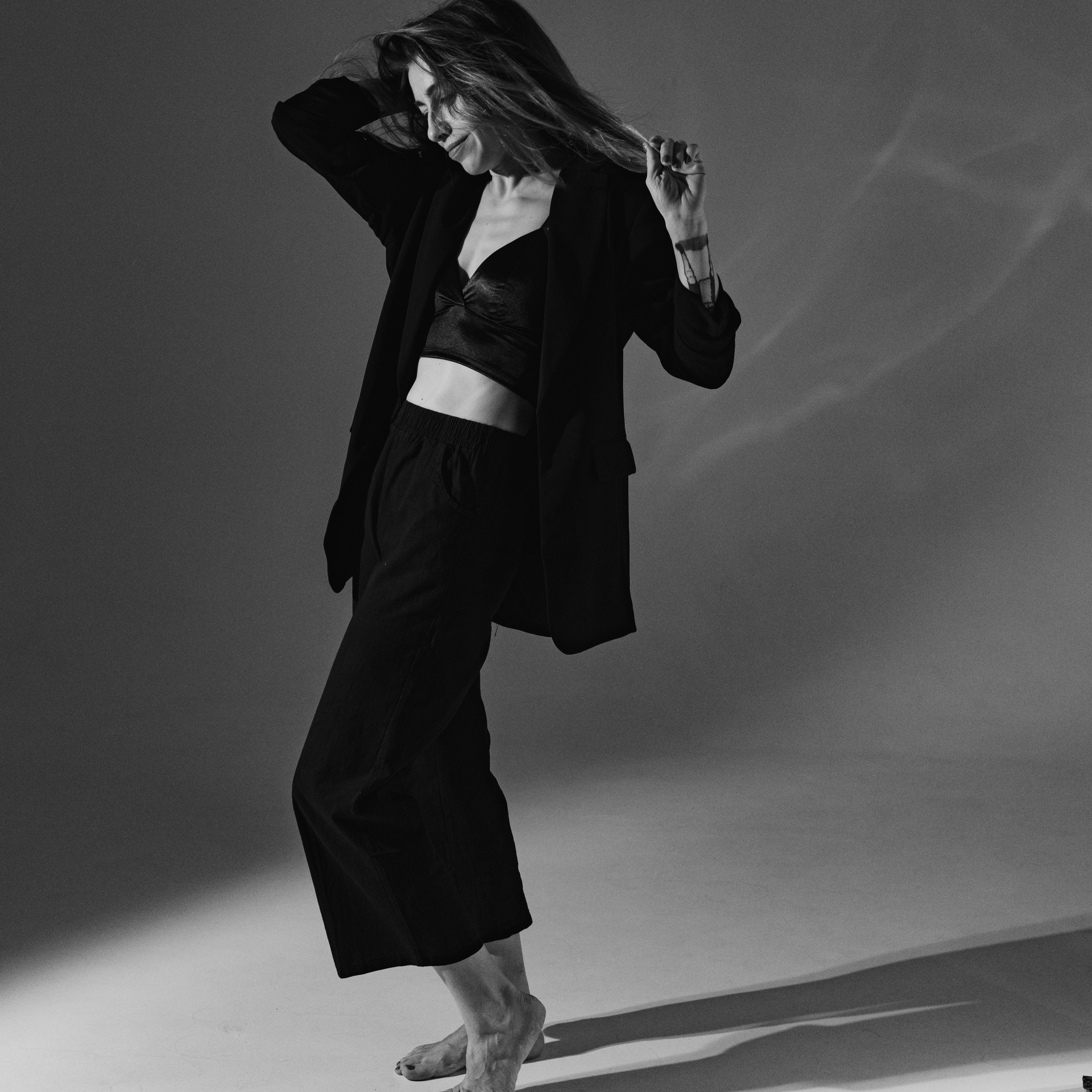 Трансформационная фотоссесия с цветным светом и яркими образами. Фотограф в Санкт-Петербурге Марина Парникова