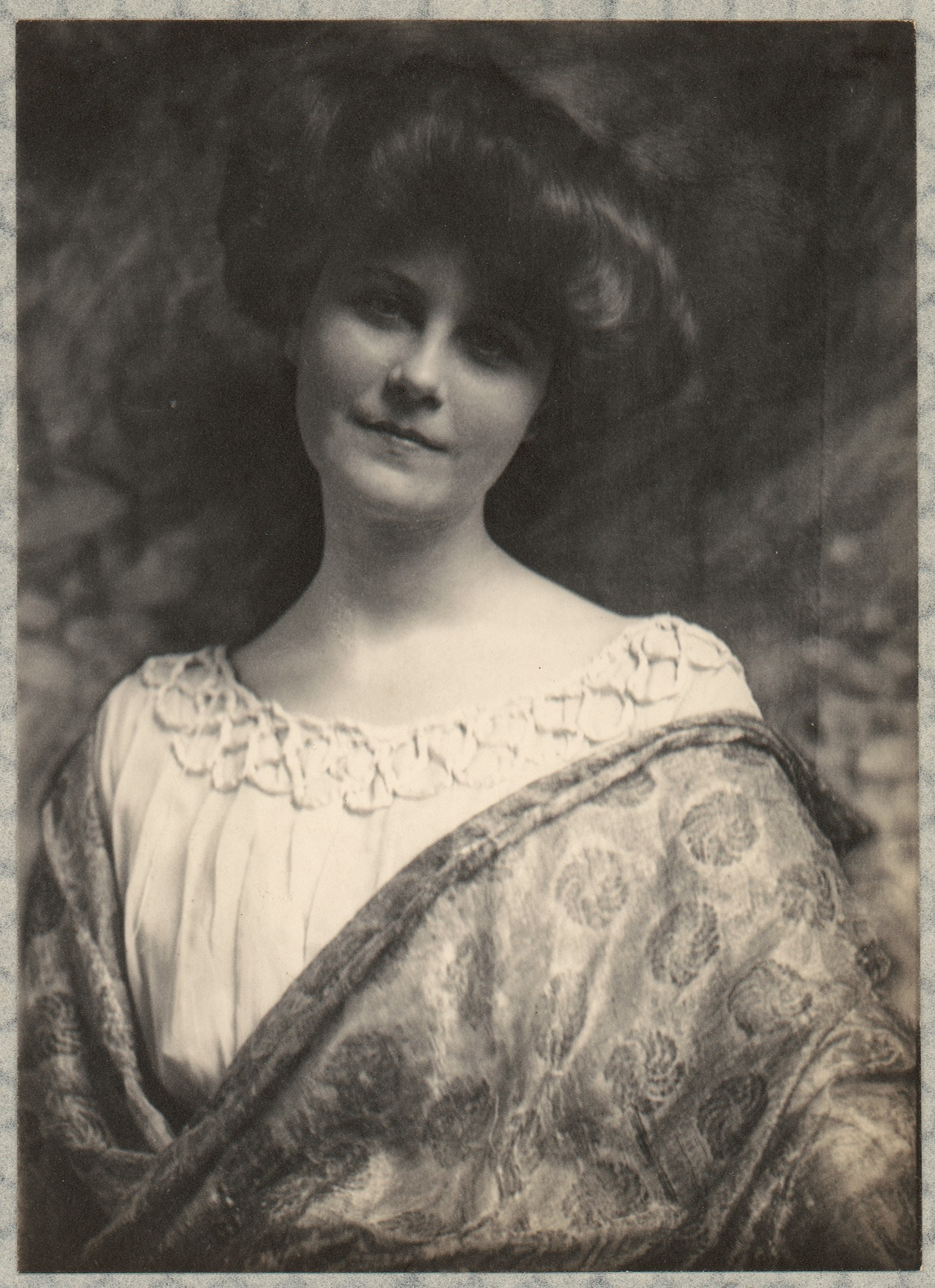 MISS L.L.L.: ТРИ БУКВЫ ИЗ 1900 ГОДА. ΗξҔ℔ΛᏏ