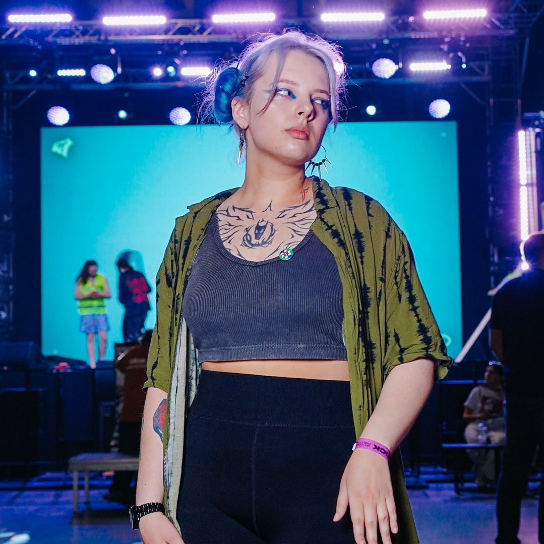 Контакты. Художник NASTYA KINK