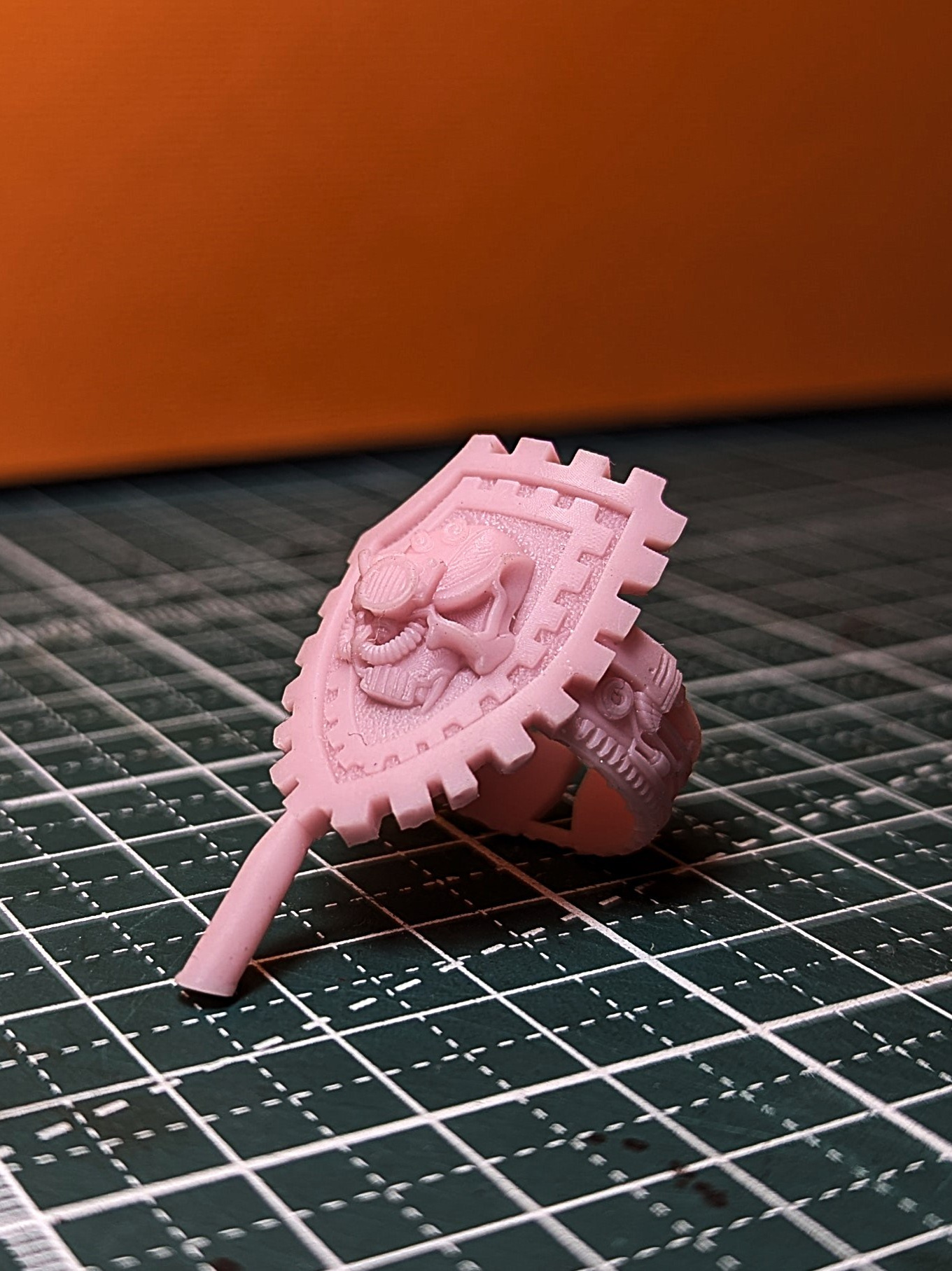 изготовить перстень любого ордена или фракции на заказ из Warhammer 40,000.