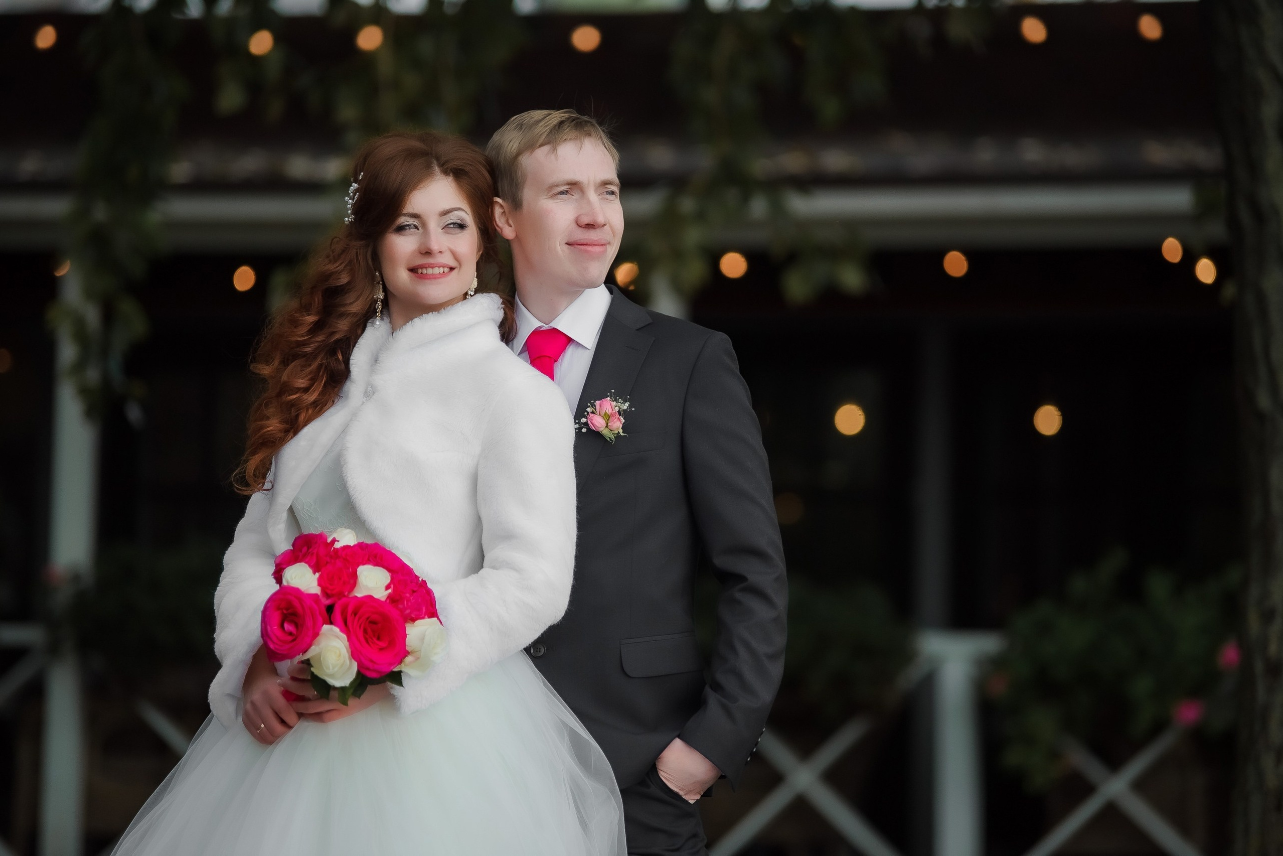 Фотосъёмка свадьбы в Санкт-Петербурге в плохую погоду в интересных местах для фотосессии.